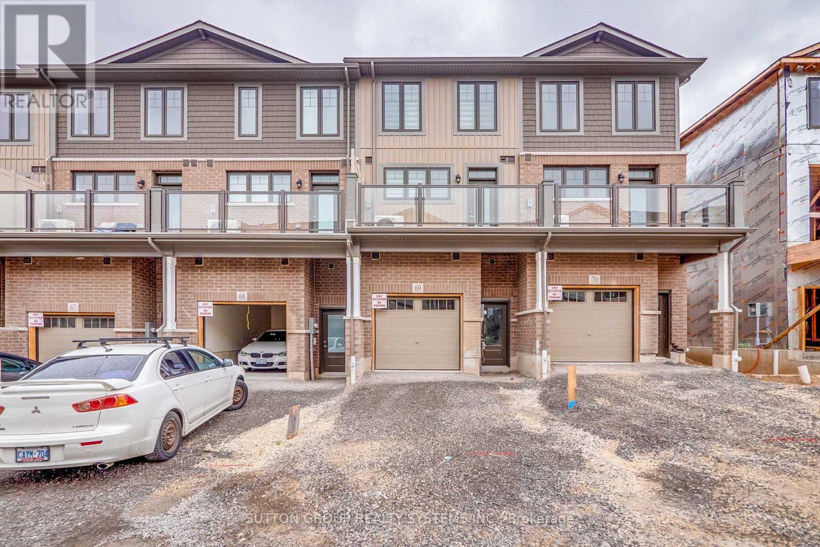 #69 -10 BIRMINGHAM DR, #69