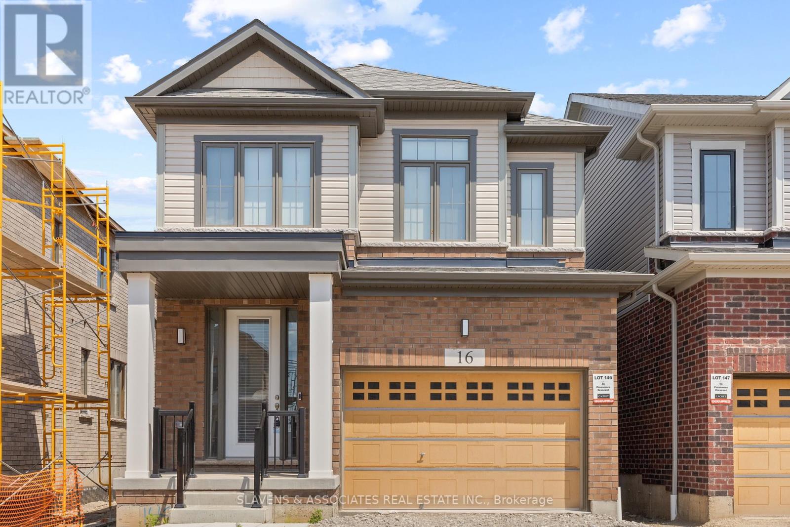 16 CROSSMORE CRES