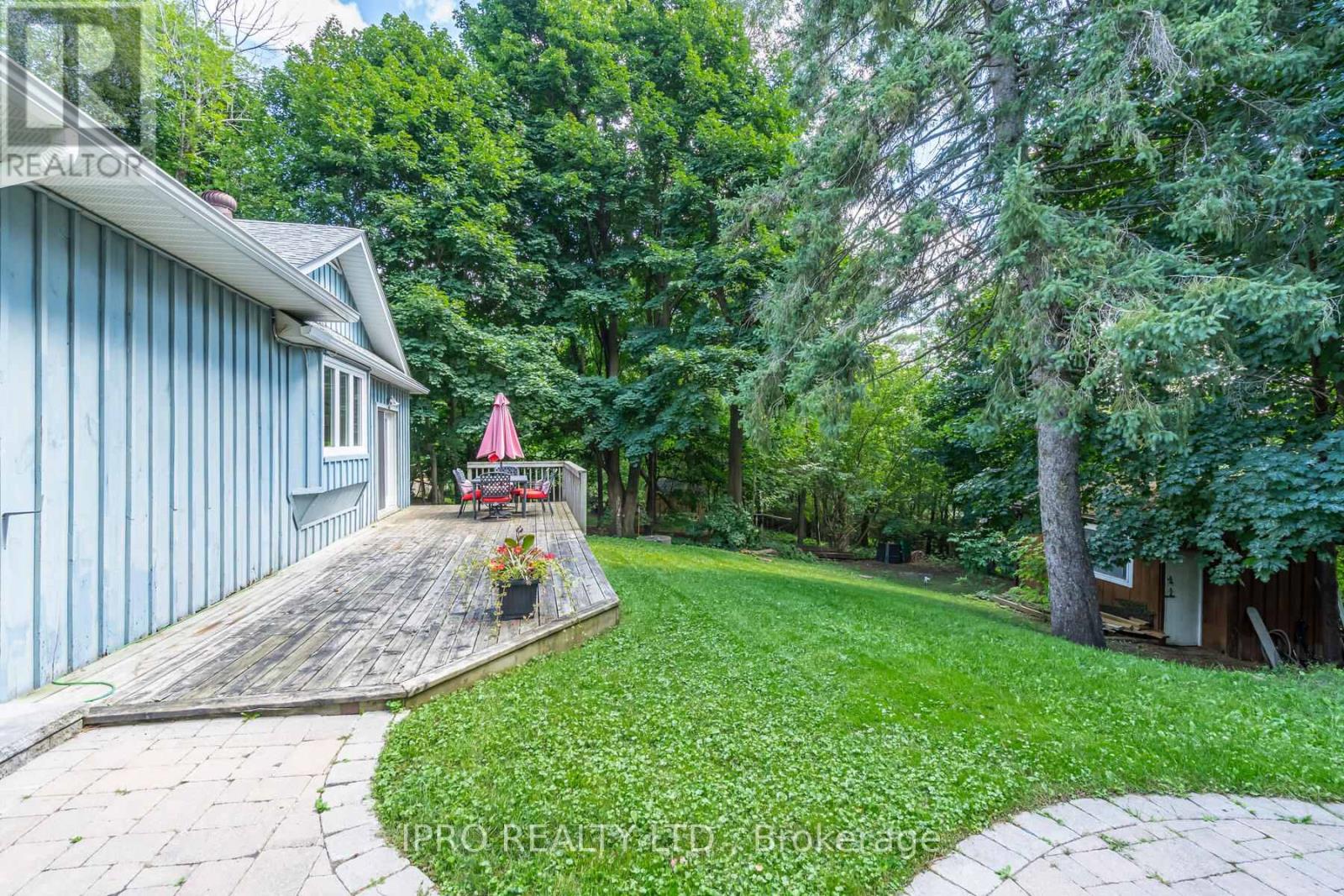 2 HILLTOP RD