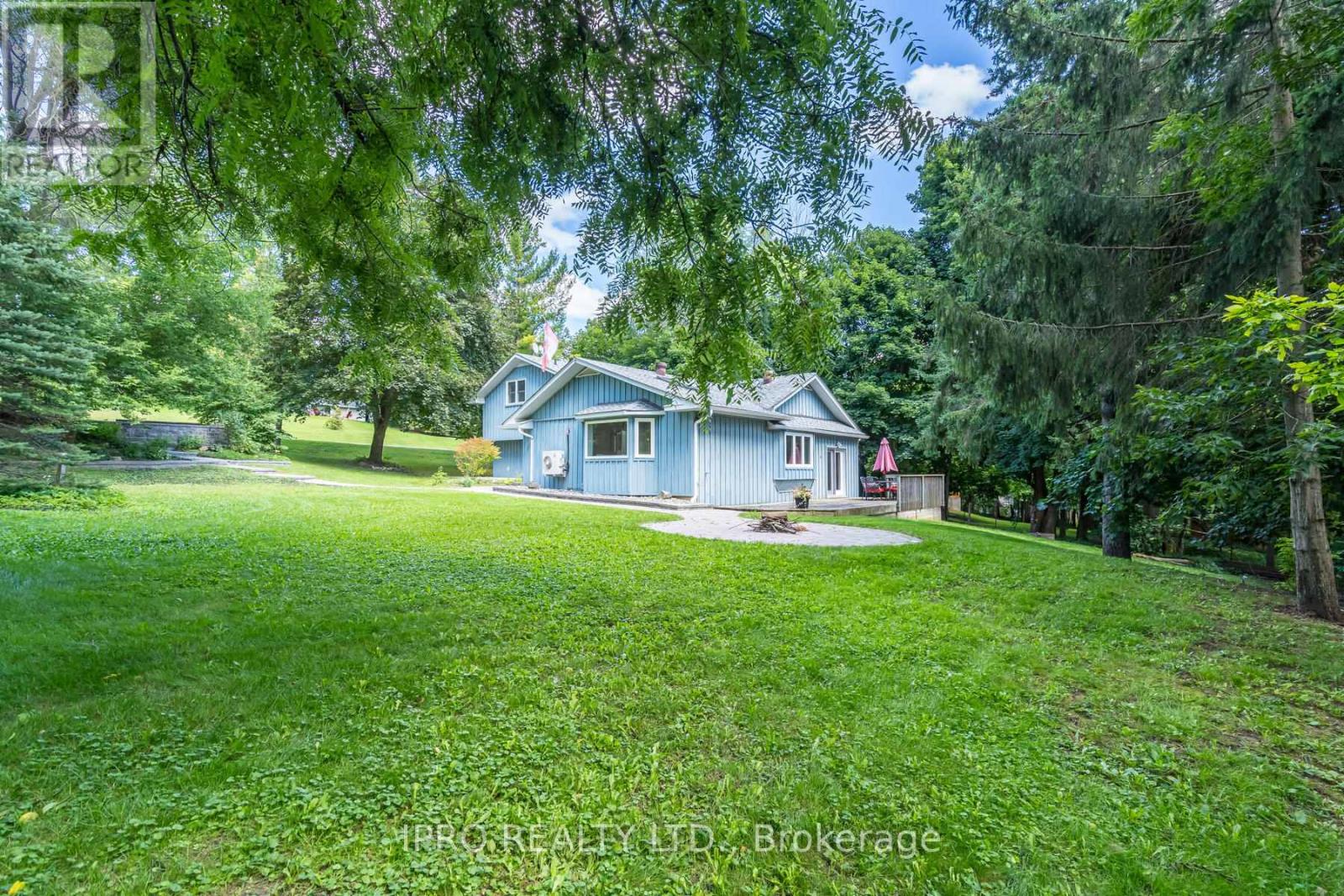 2 HILLTOP RD