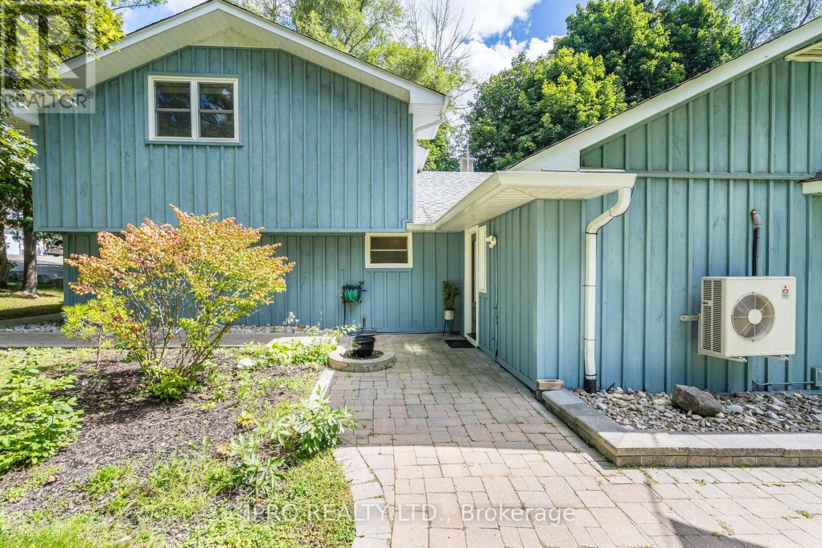 2 HILLTOP RD