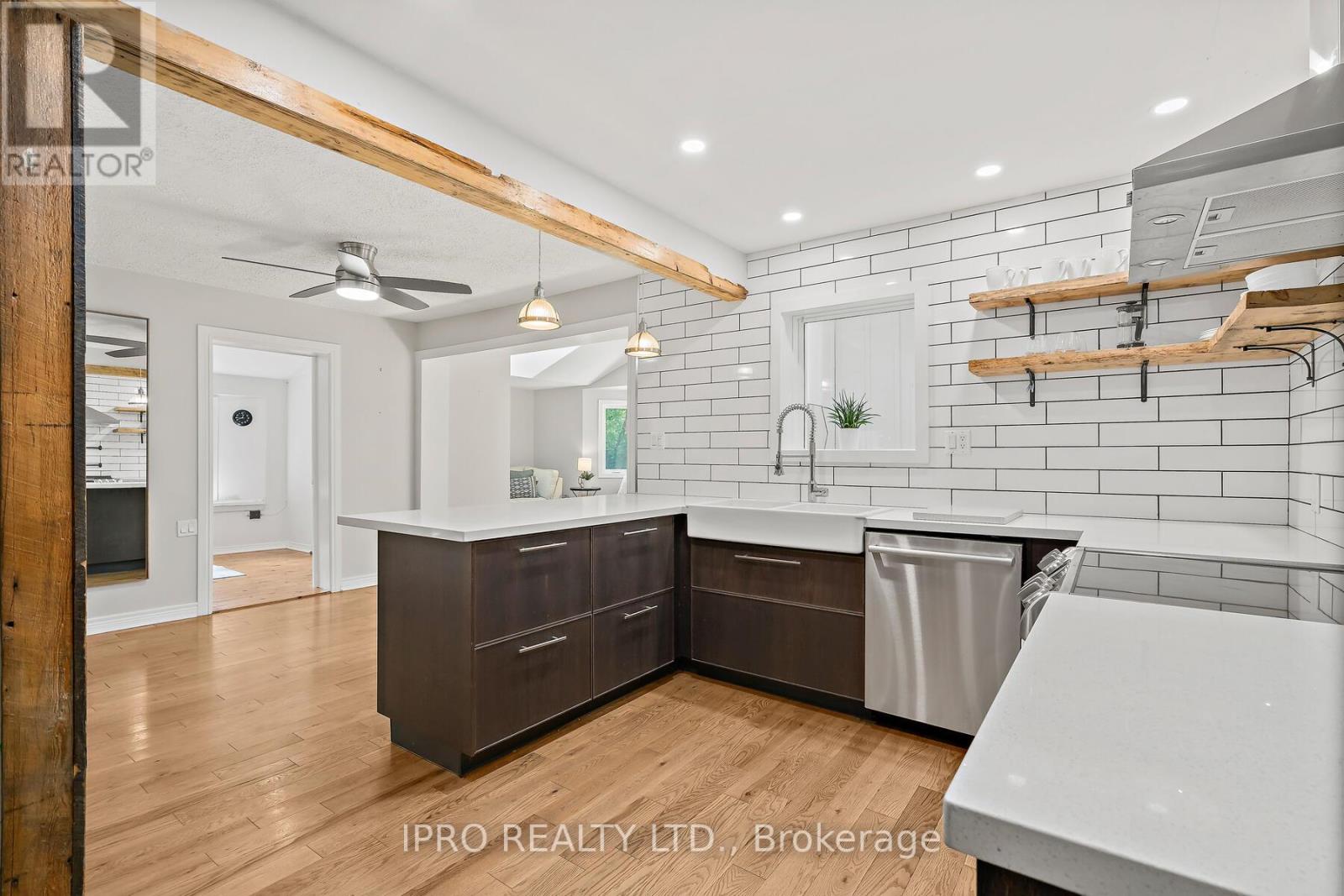 2 HILLTOP RD
