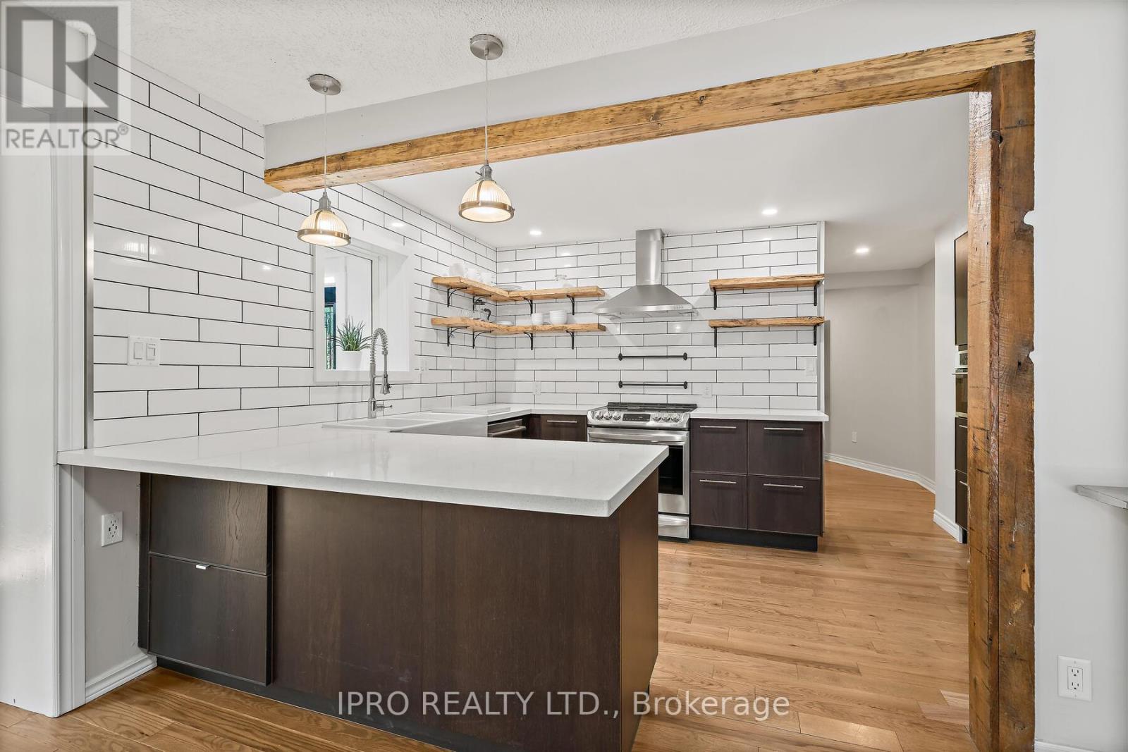 2 HILLTOP RD
