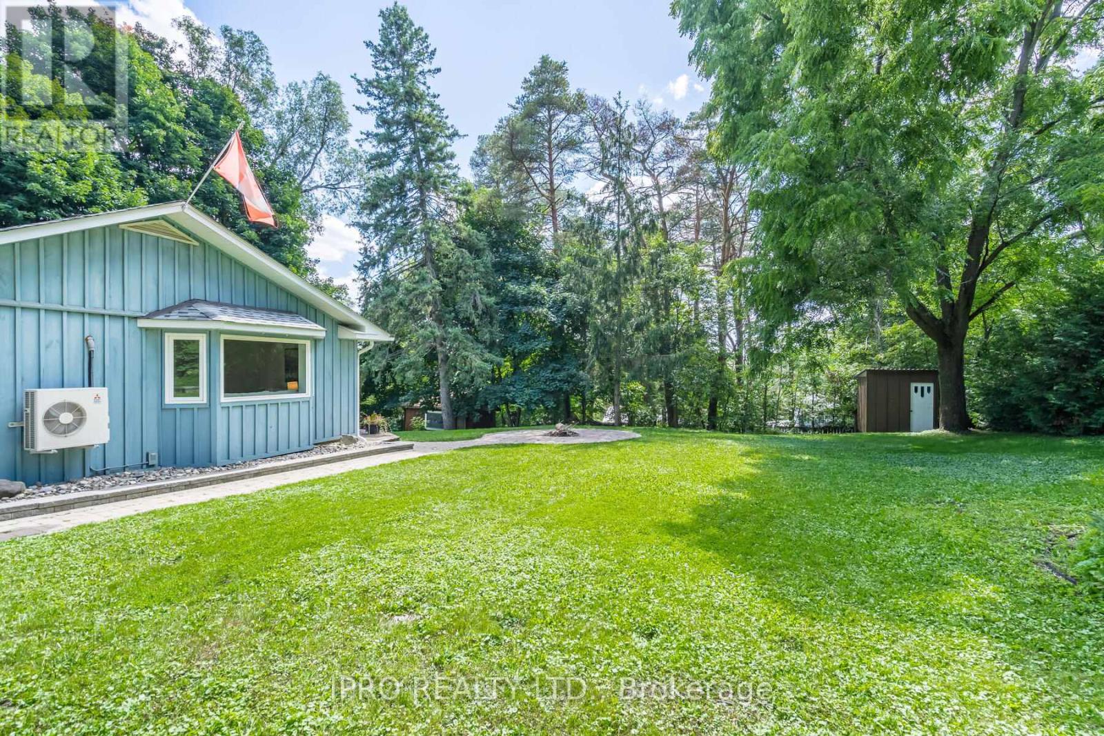 2 HILLTOP RD