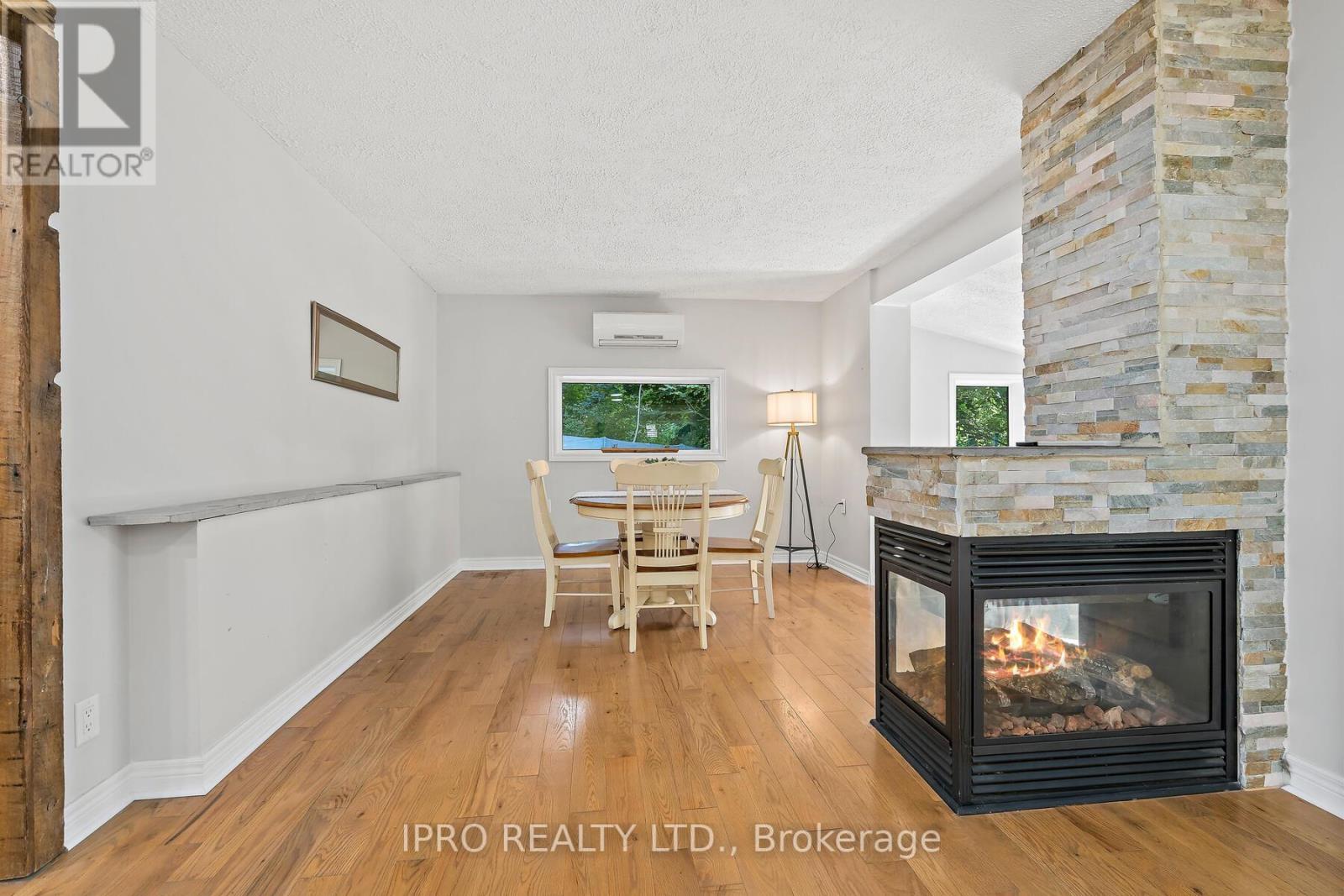 2 HILLTOP RD