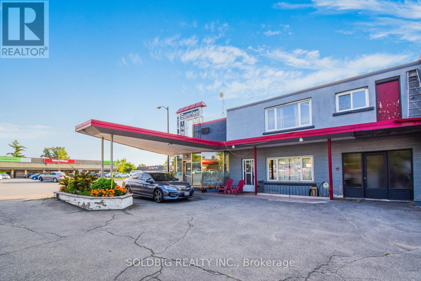 6267 LUNDYS LANE