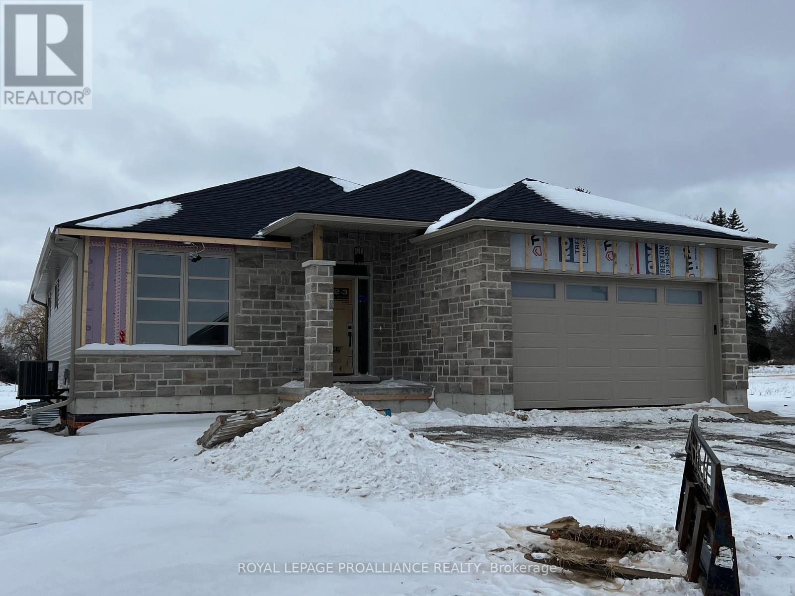 152 SIENNA AVE
