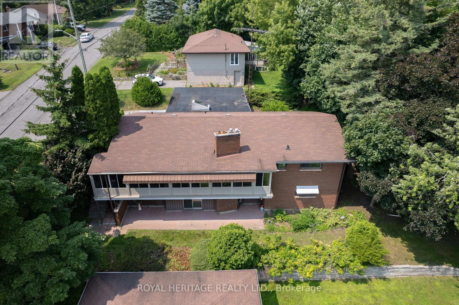 11 HOPE ST