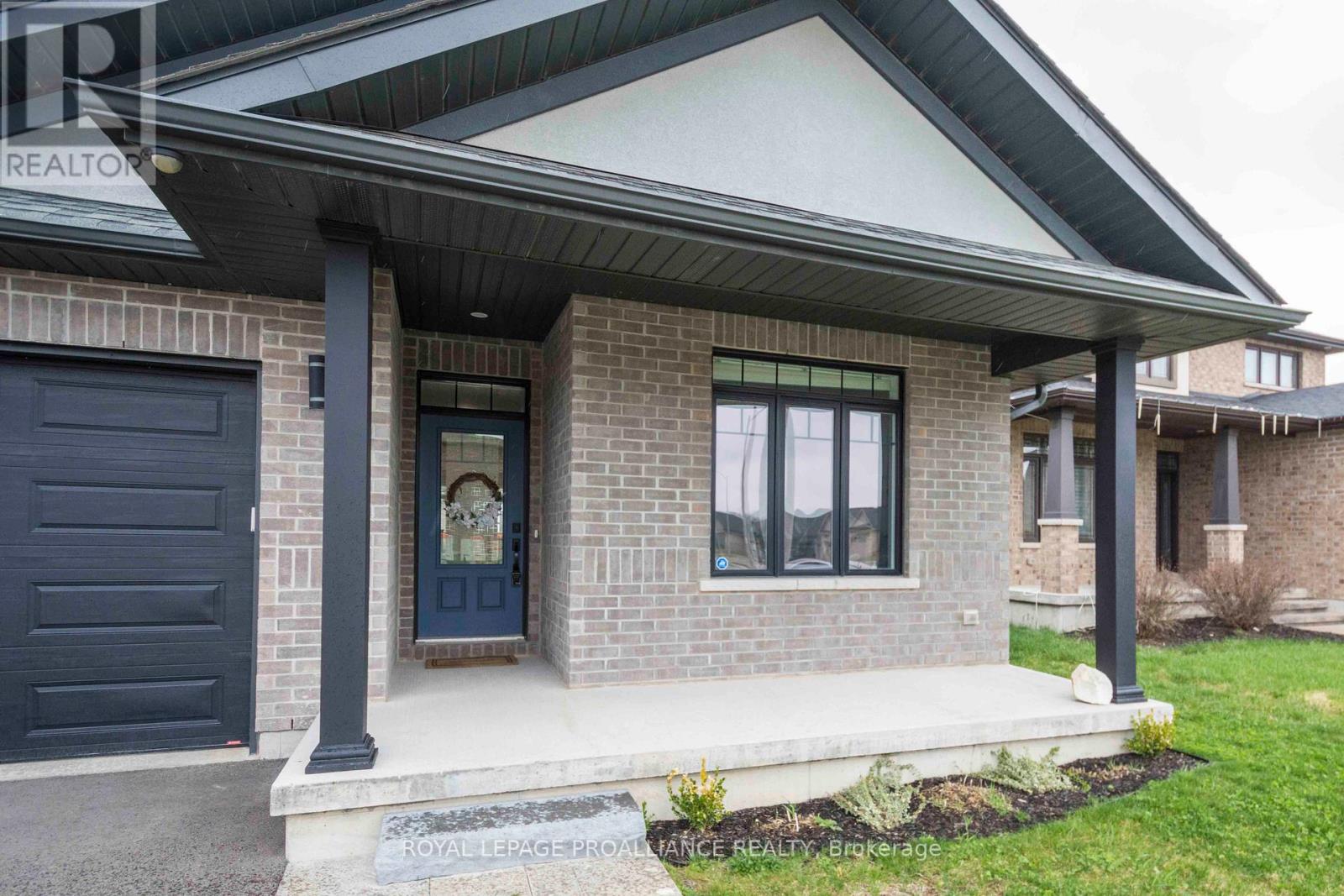87 HAMPTON RIDGE DR