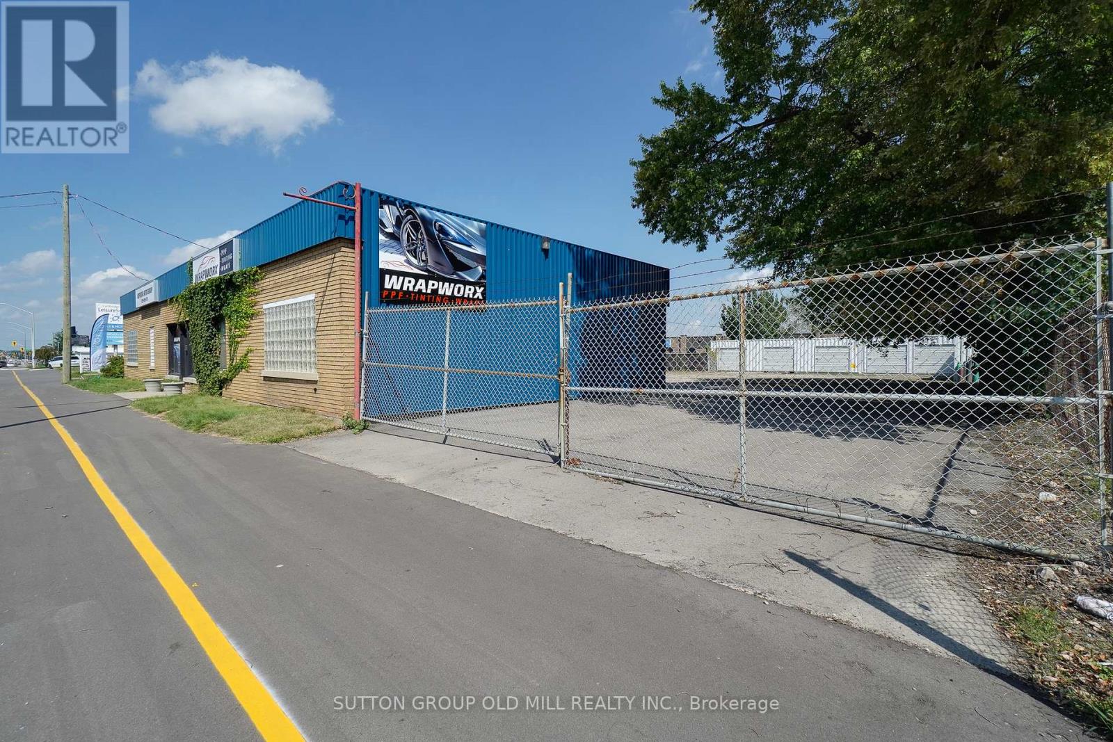 483 DUNDAS ST N