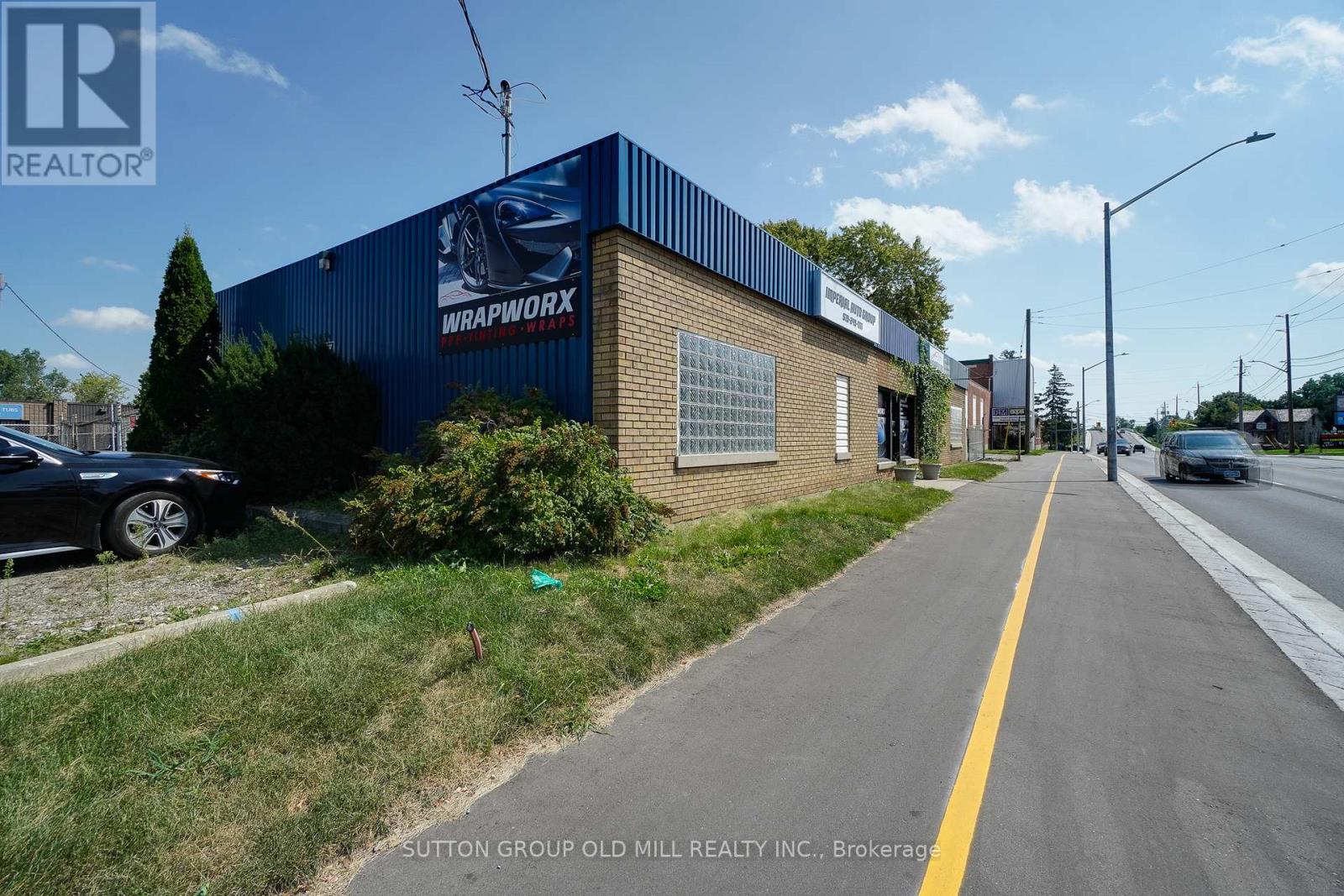 483 DUNDAS ST N