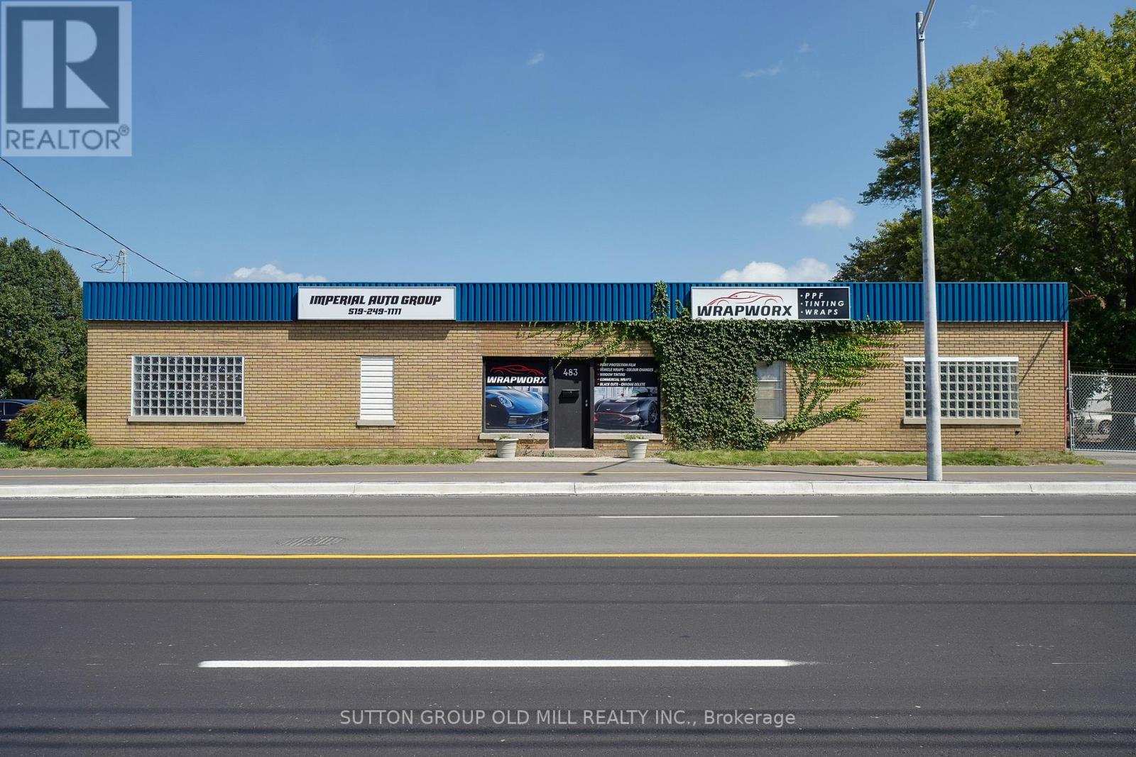 483 DUNDAS ST N