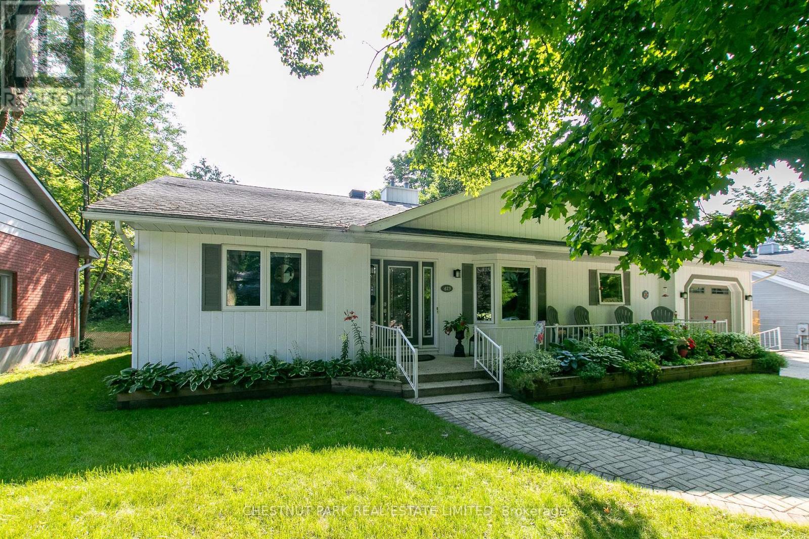 425 4TH AVE E