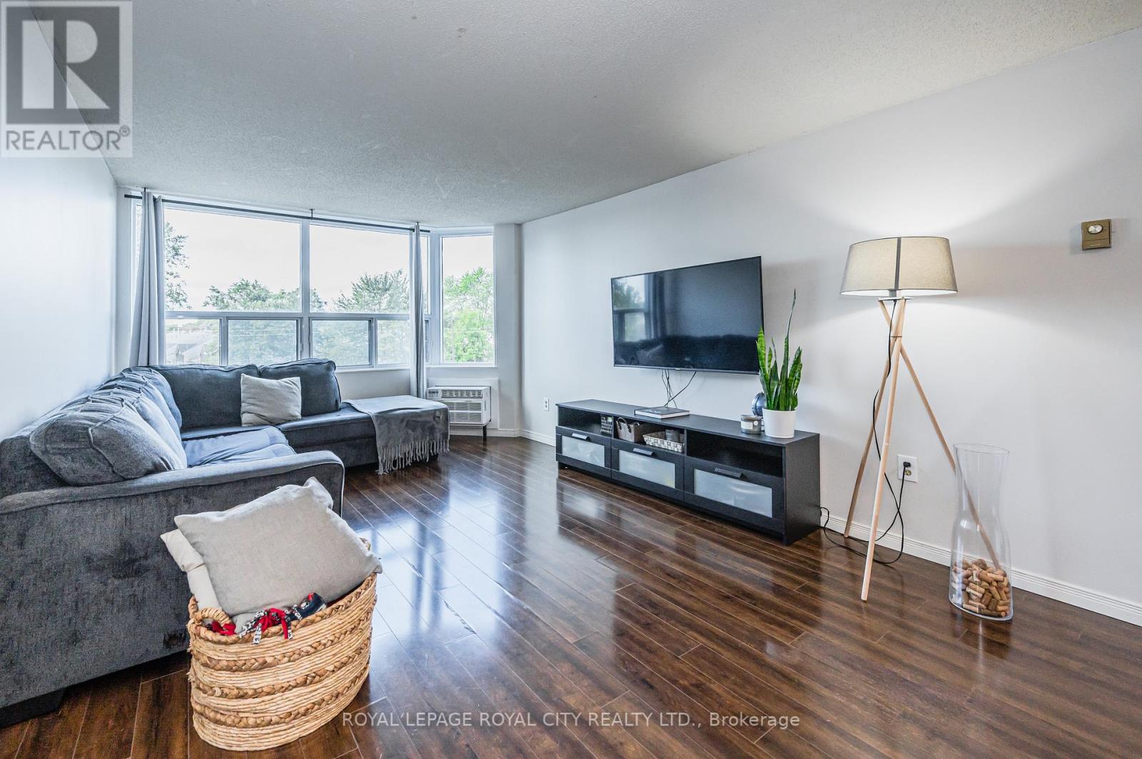 Listing X6810942 - Large Photo # 11