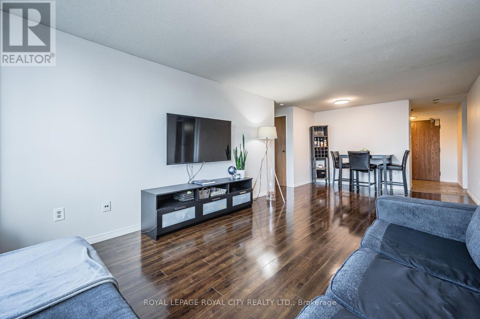 Listing X6810942 - Large Photo # 13