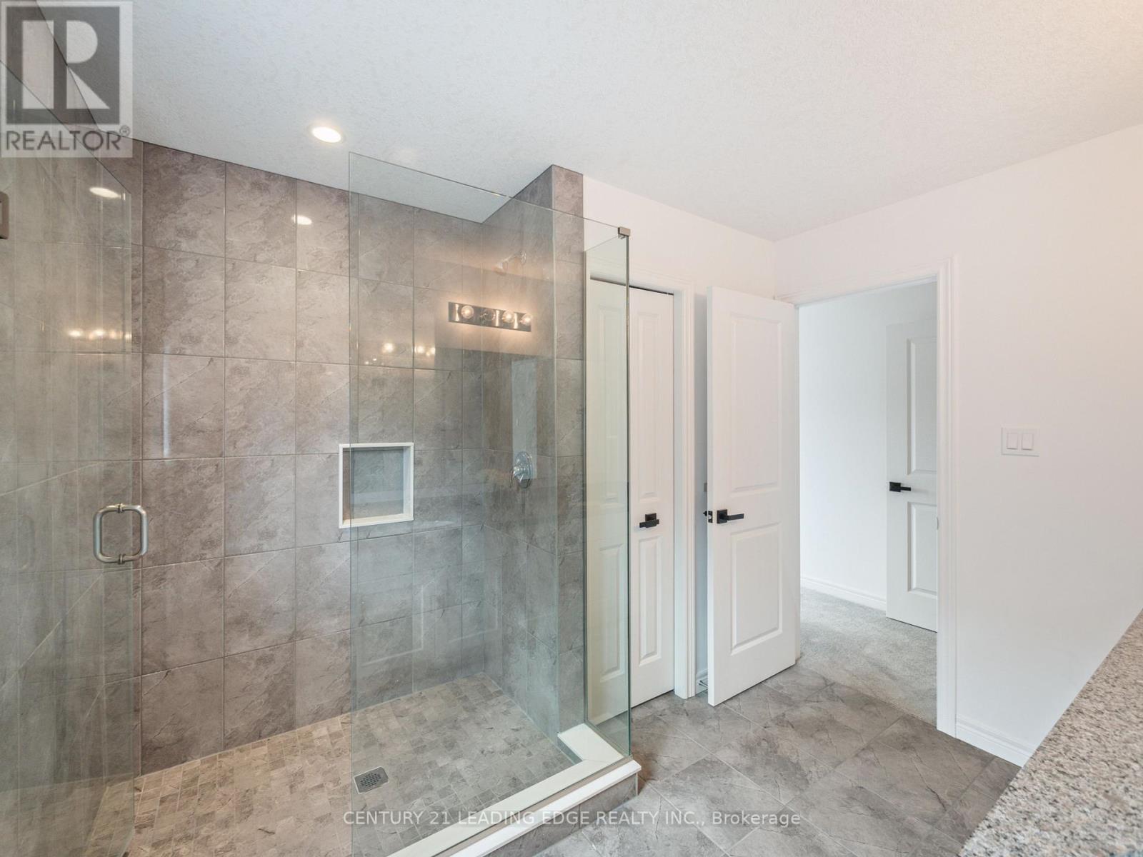 Listing X6811498 - Large Photo # 19