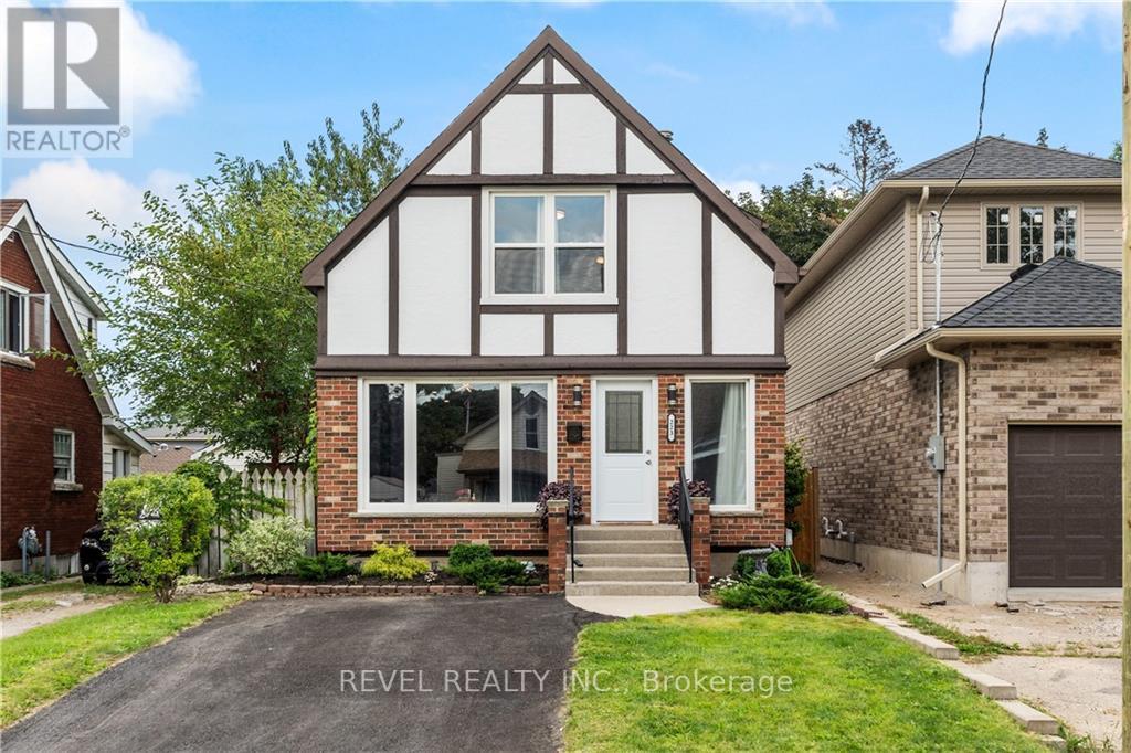 223 SYDENHAM ST