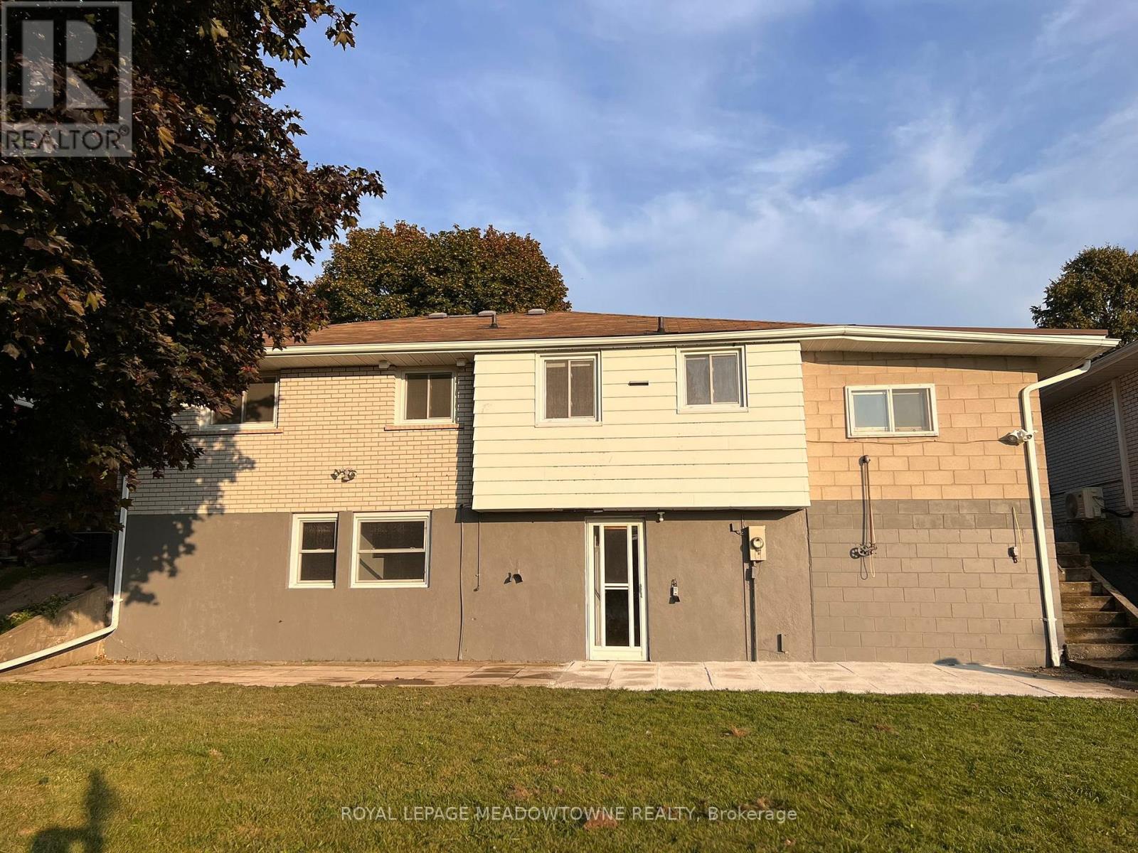 #LOWER -44 LAURIS AVE, #Lower