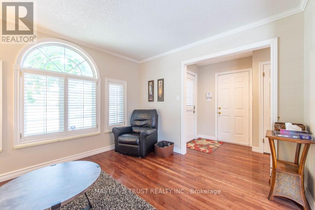 648 BEECHWOOD DR