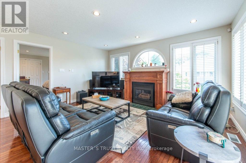 648 BEECHWOOD DR