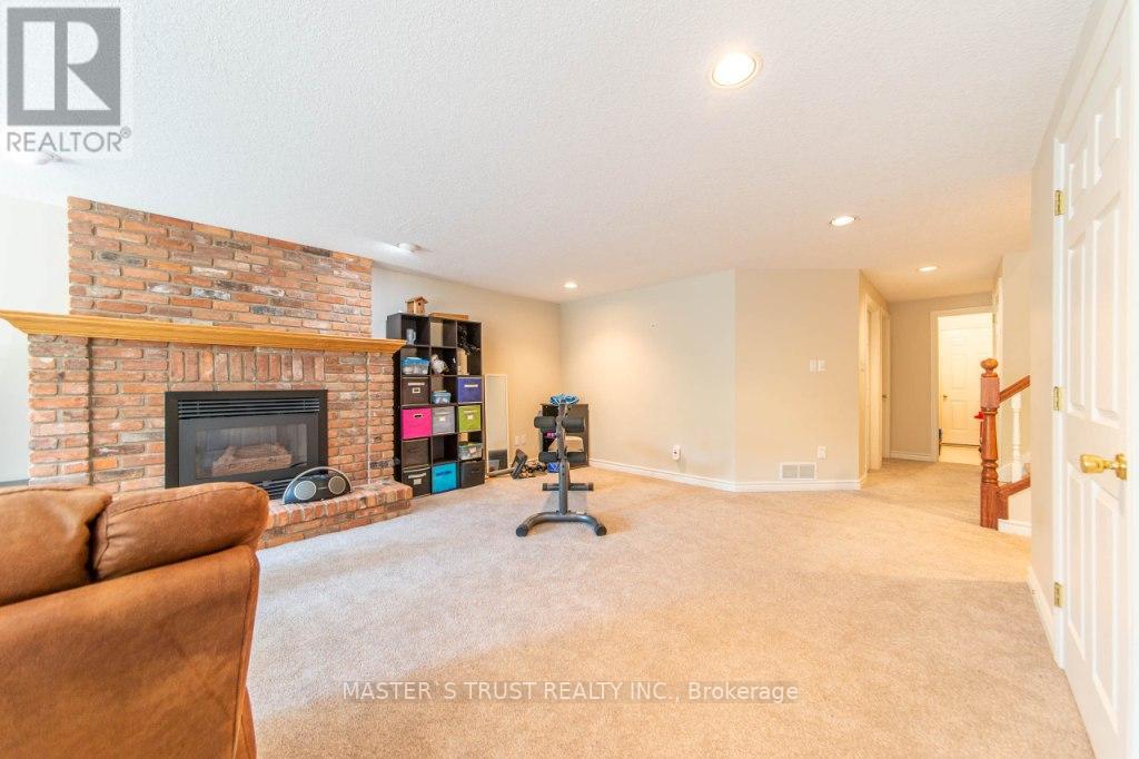 648 BEECHWOOD DR