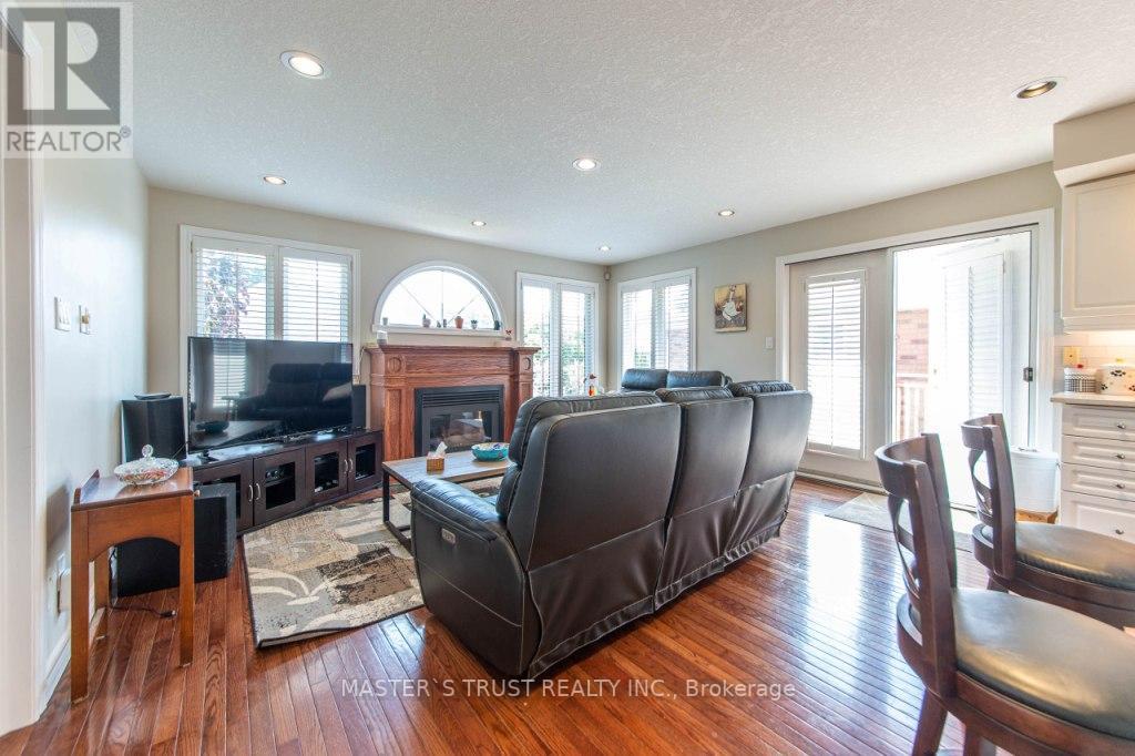 648 BEECHWOOD DR