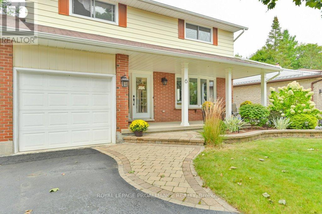 6 BRIARWOOD CRES