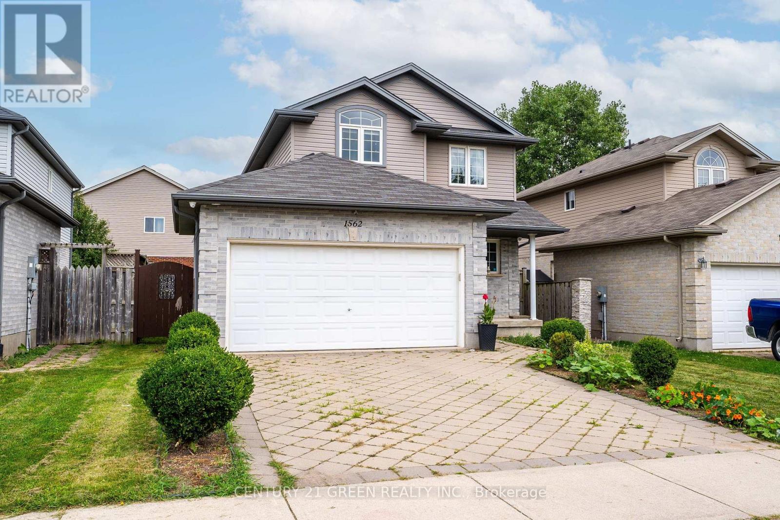 1562 GREEN GABLES RD