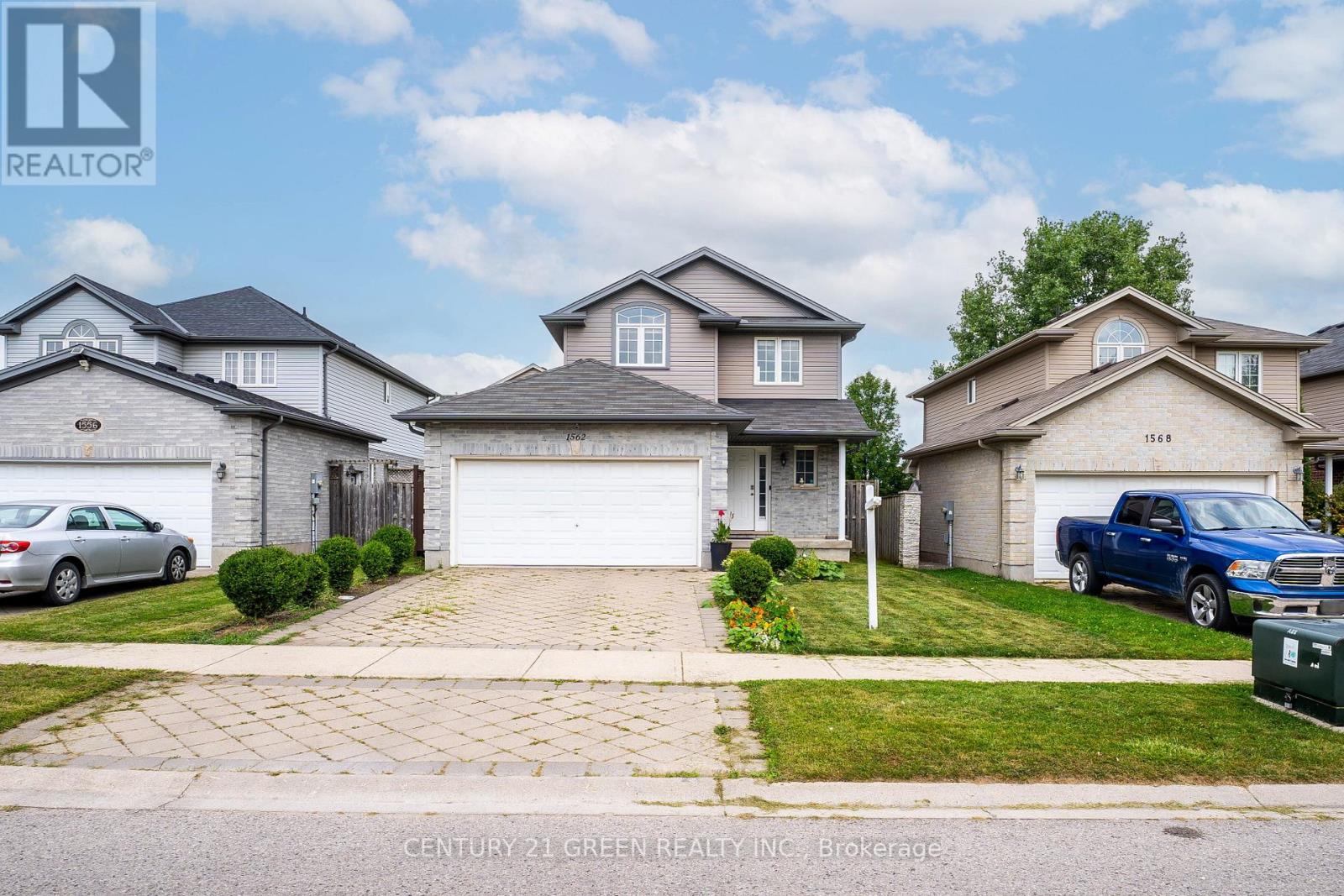 1562 GREEN GABLES RD