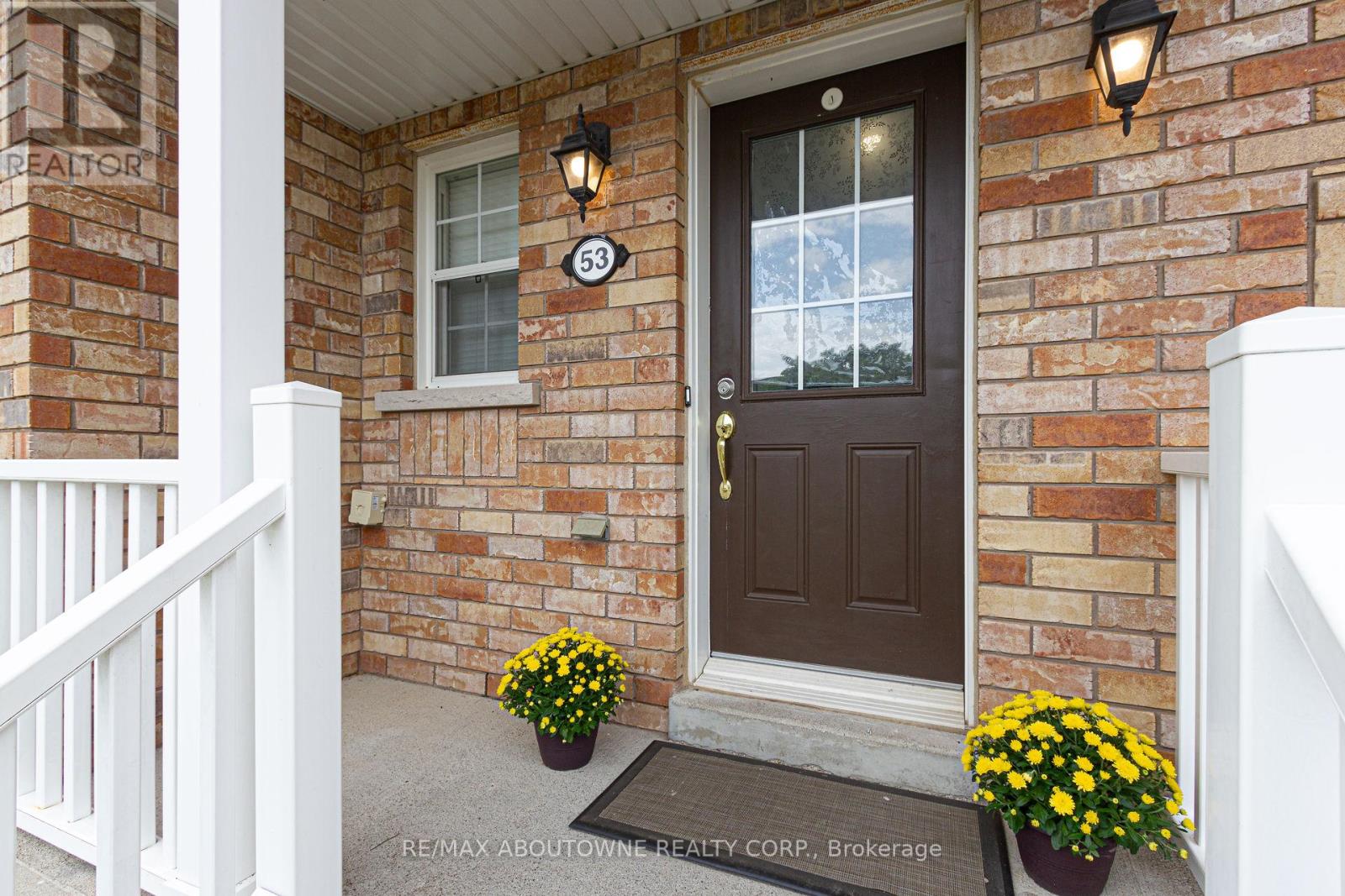53 BLOOMINGTON DR