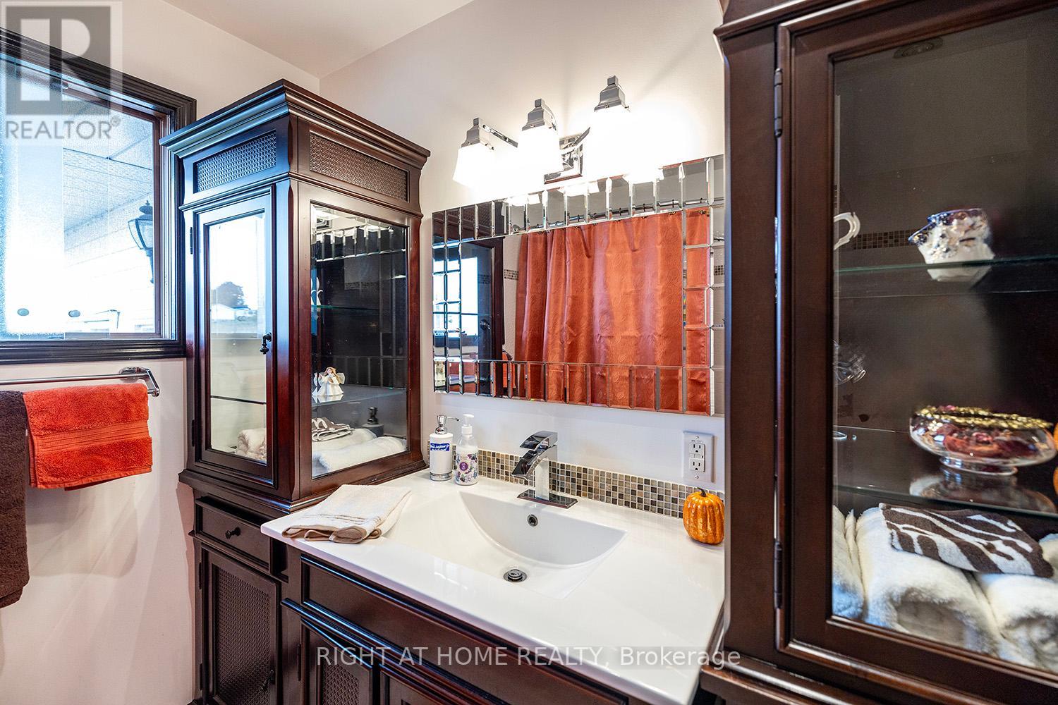 Listing X7002116 - Large Photo # 21