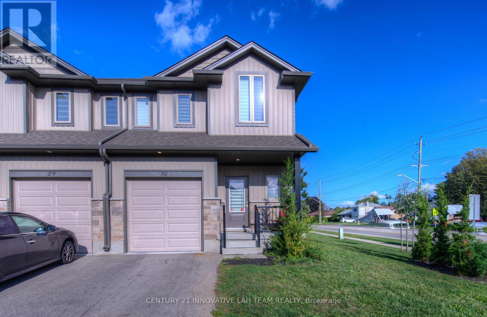 #30 -1023 DEVONSHIRE AVE, #30