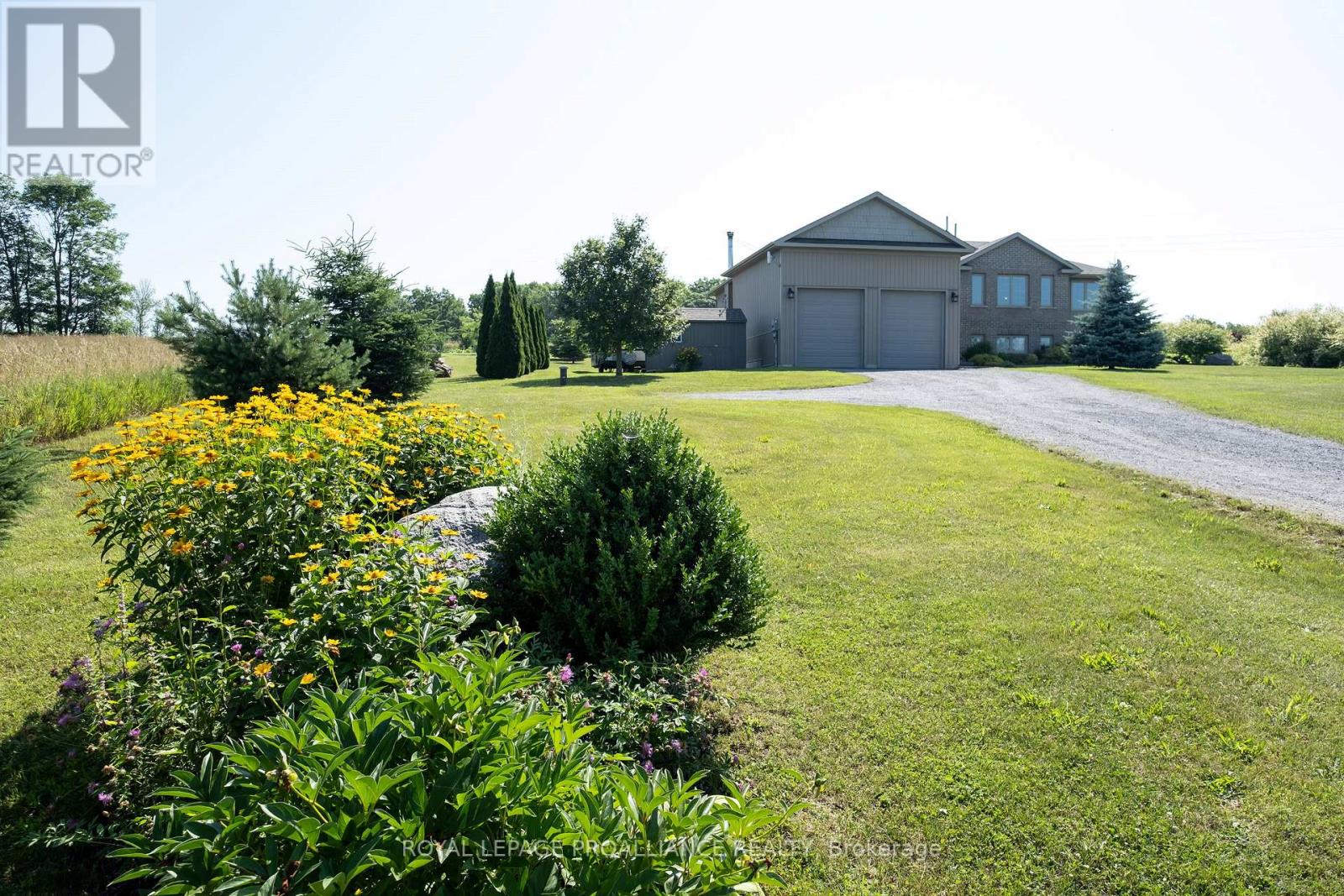 212 PINE HILL CRES