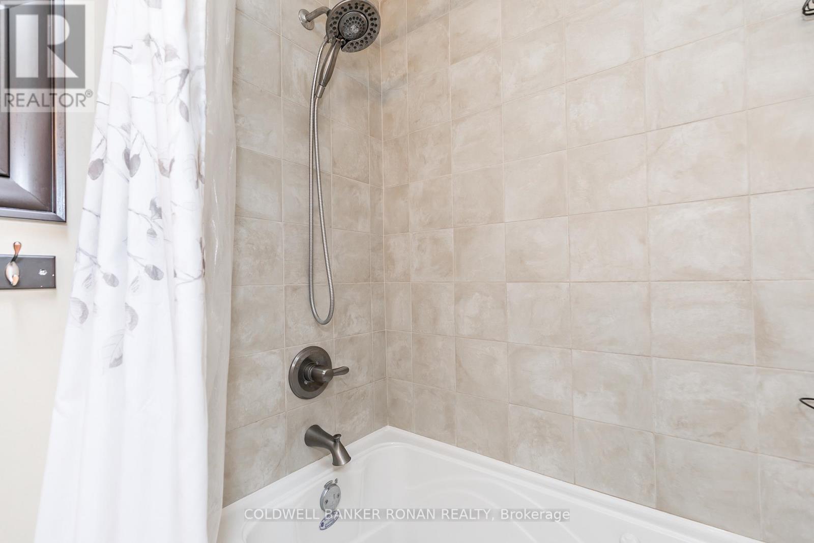 Listing X7003862 - Large Photo # 14