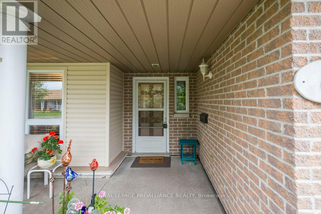 #6 -15 ALDERSGATE DR, #6