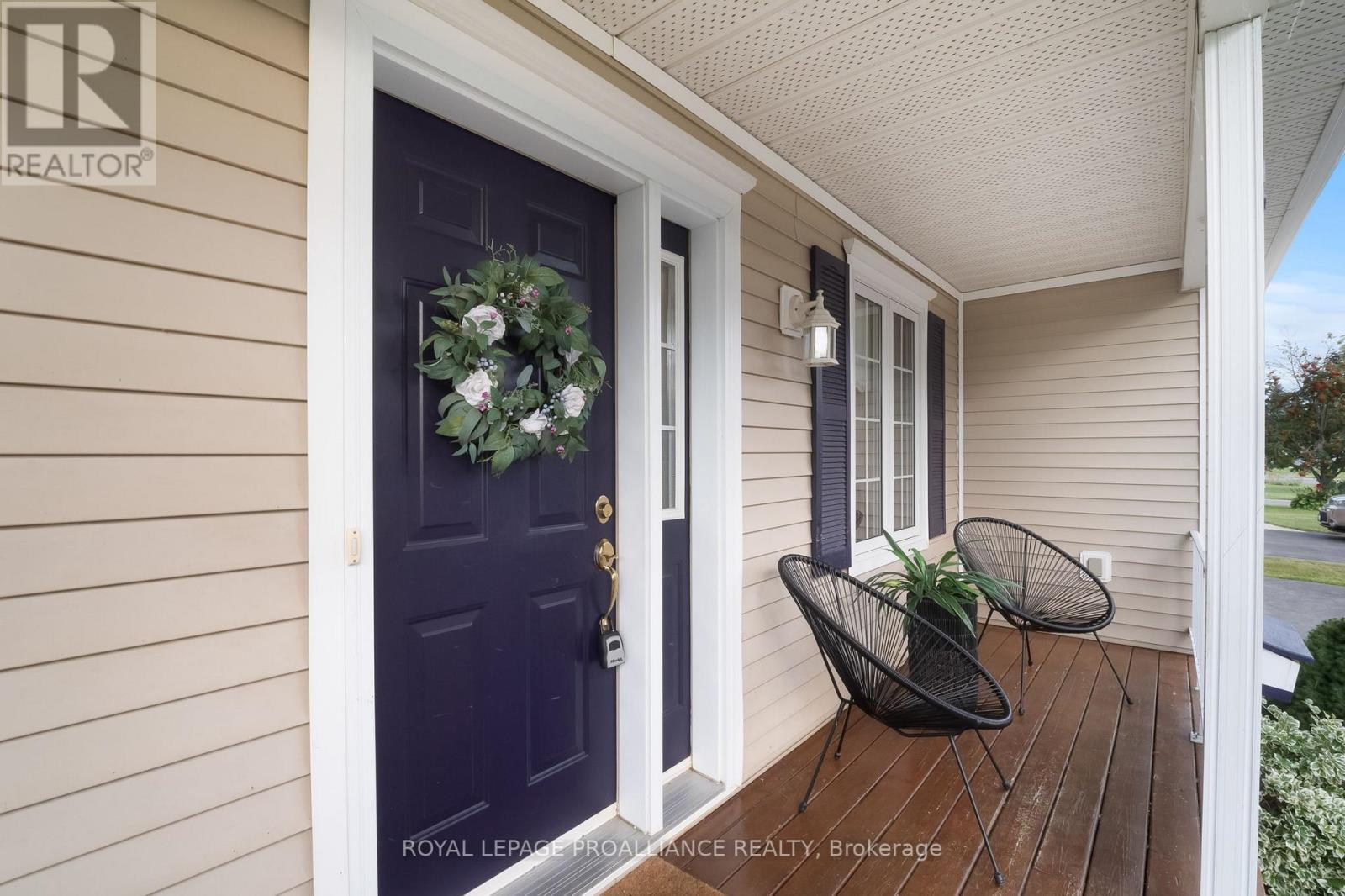 5 NESBITT DR