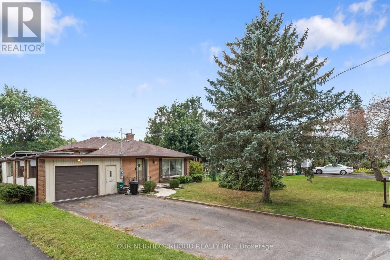 27 LESLEY DR
