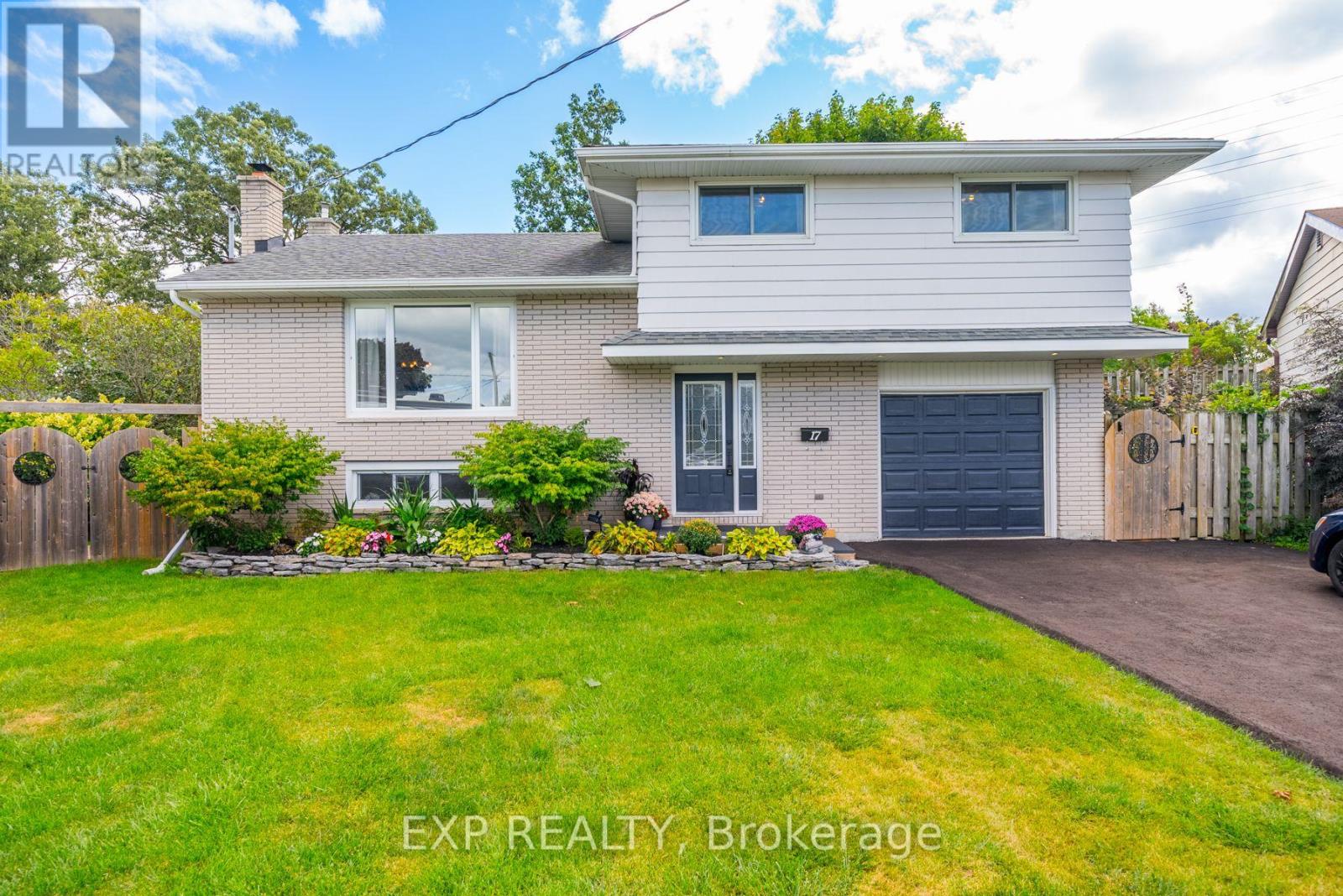 17 CHOWN CRES