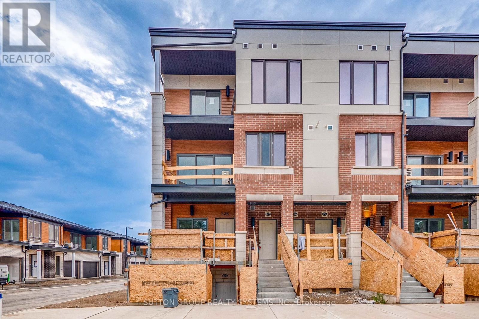 #127 -25 ISHERWOOD AVE W, #127