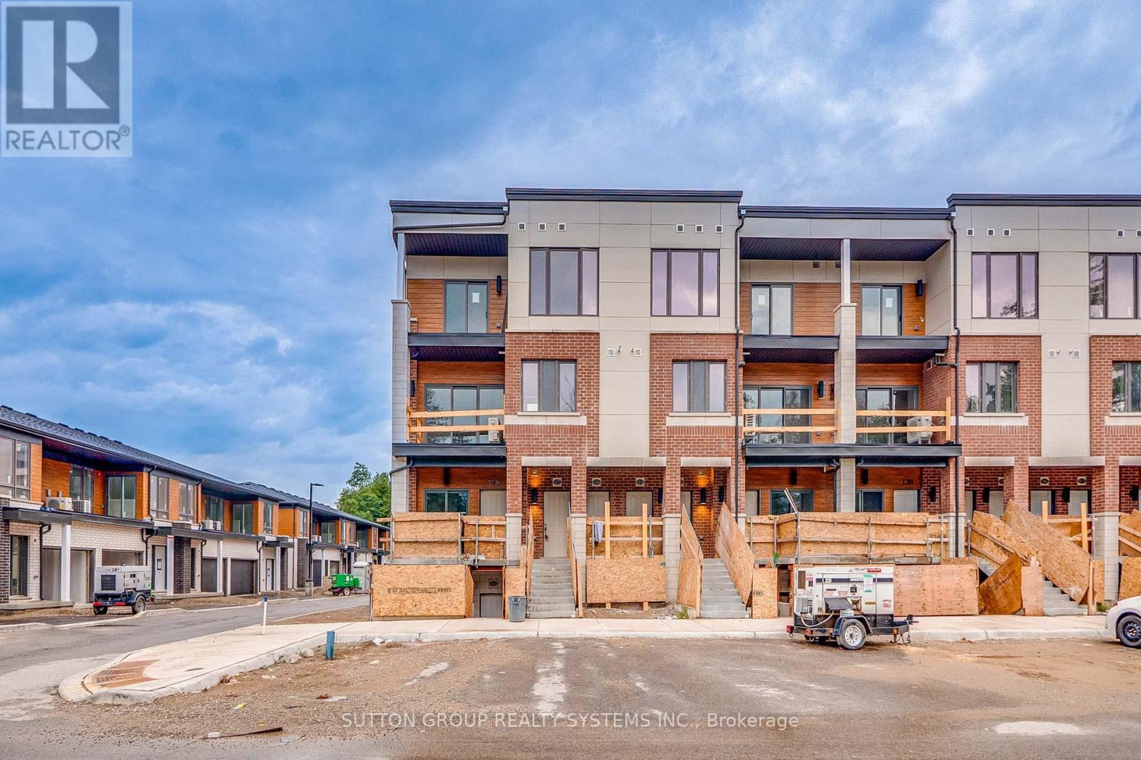 #127 -25 ISHERWOOD AVE W, #127