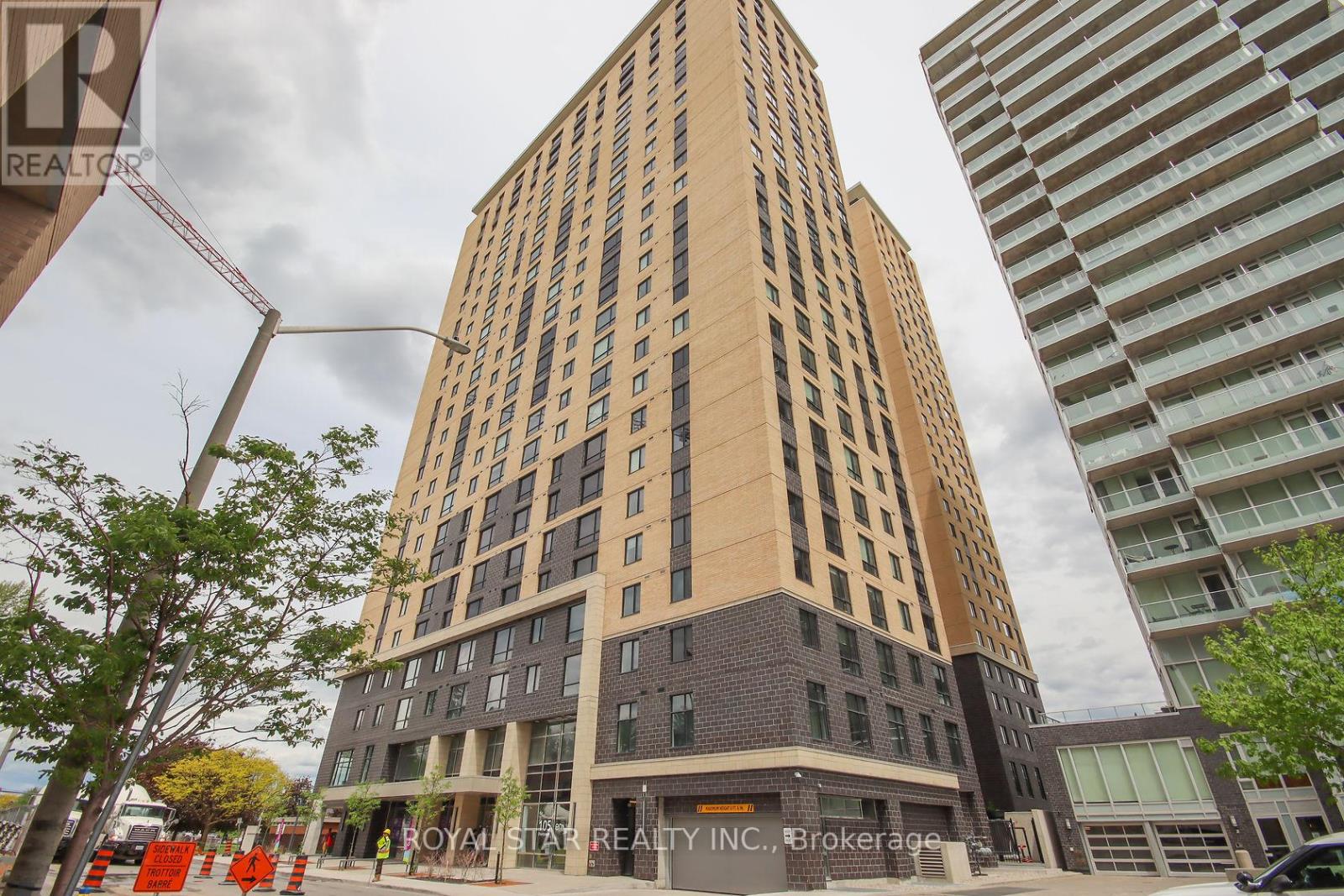 #1717 -105 CHAMPAGNE AVE, #1717