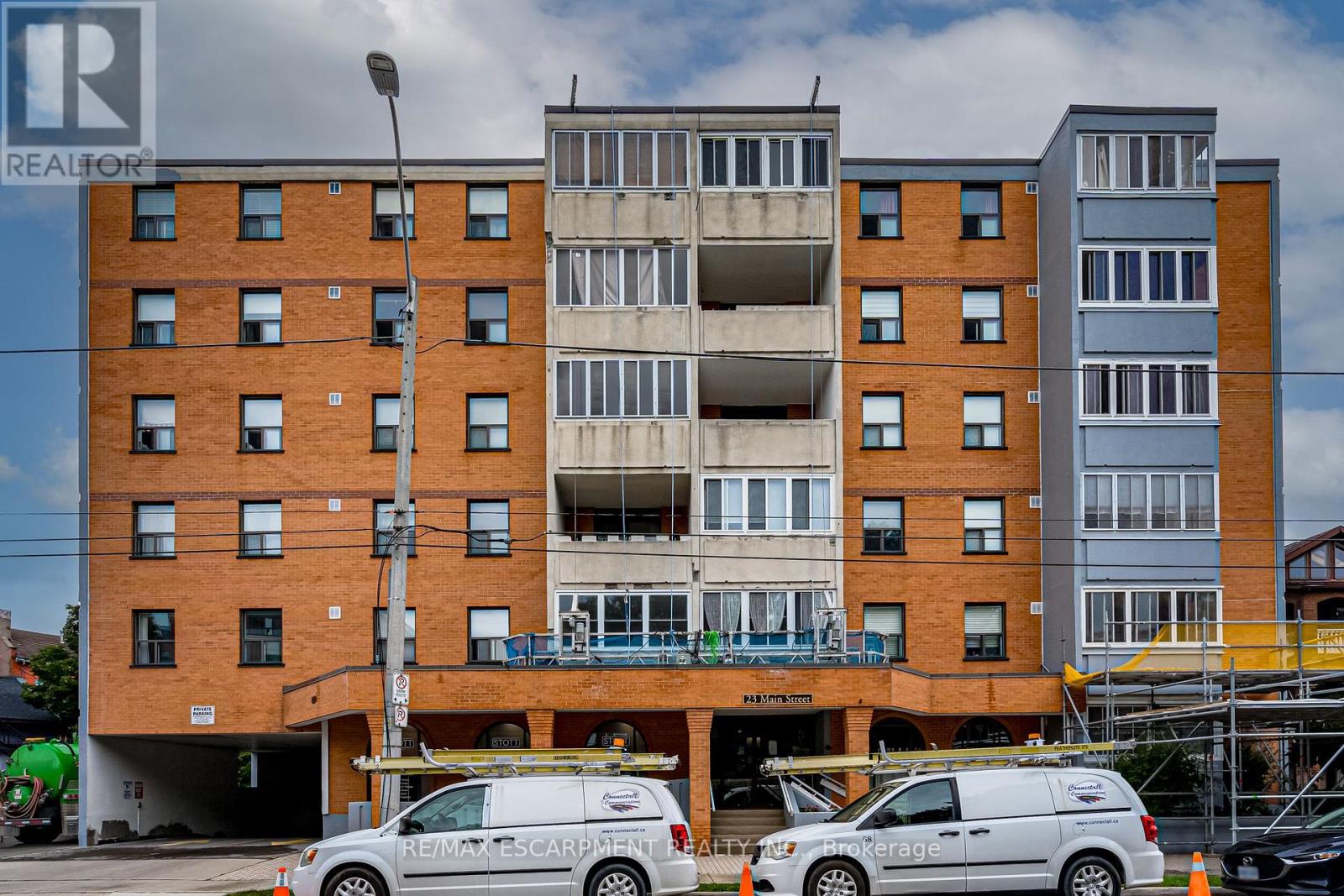 #305 -23 MAIN ST, #305