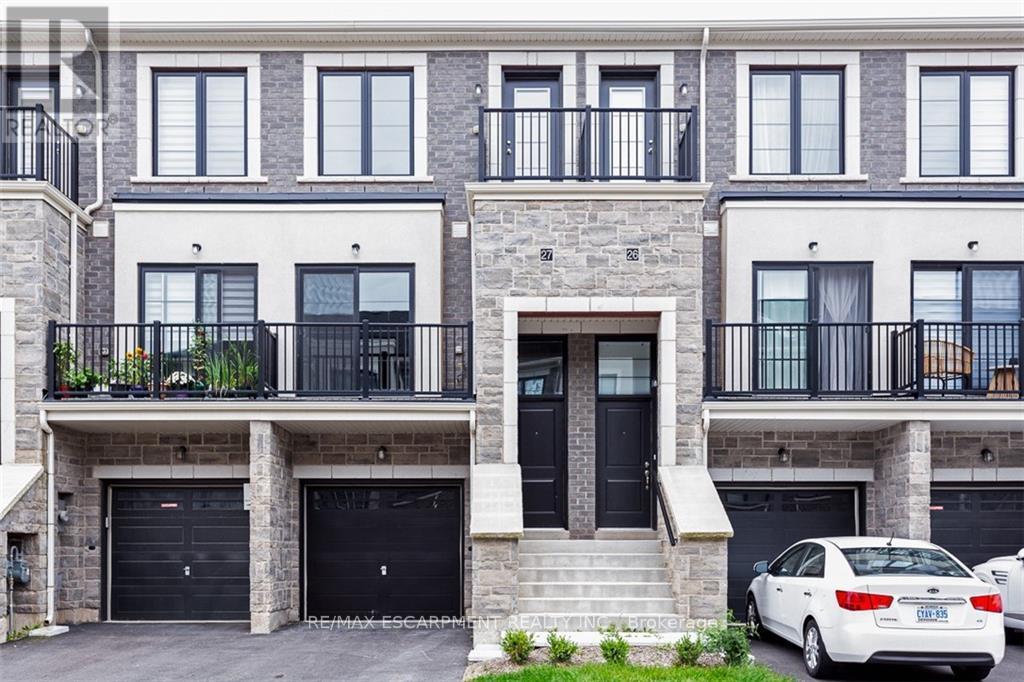 #27 -383 DUNDAS ST, #27
