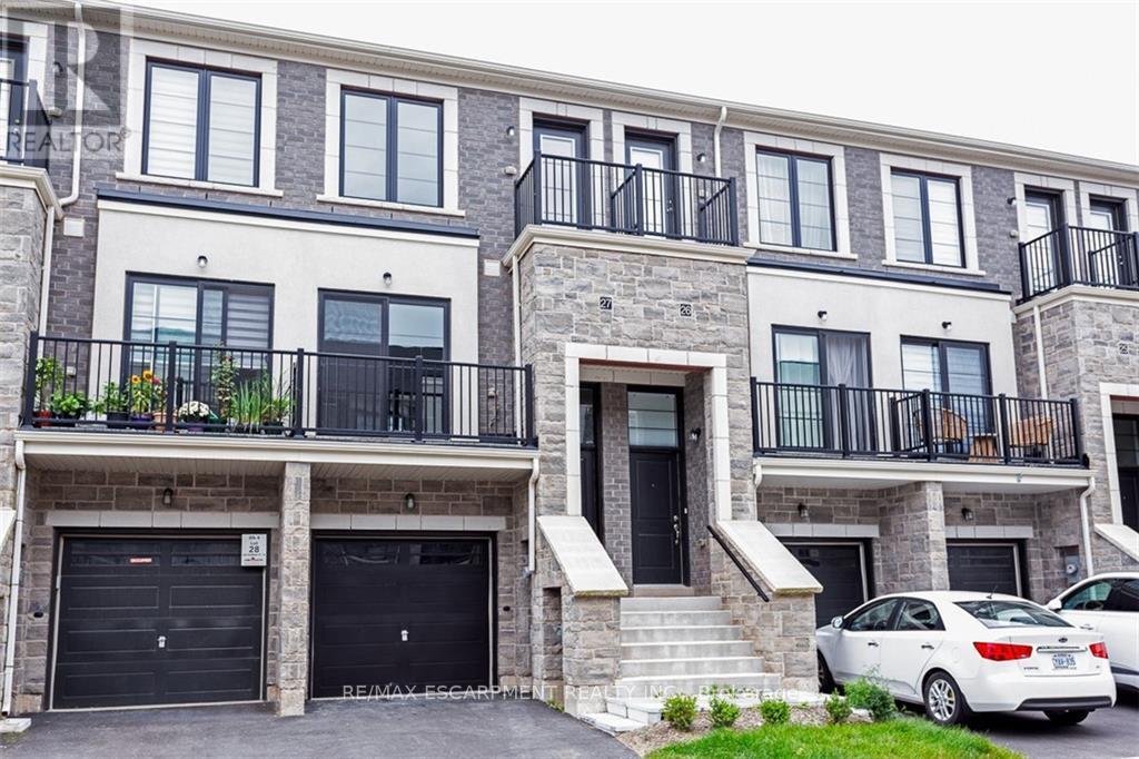 #27 -383 DUNDAS ST, #27