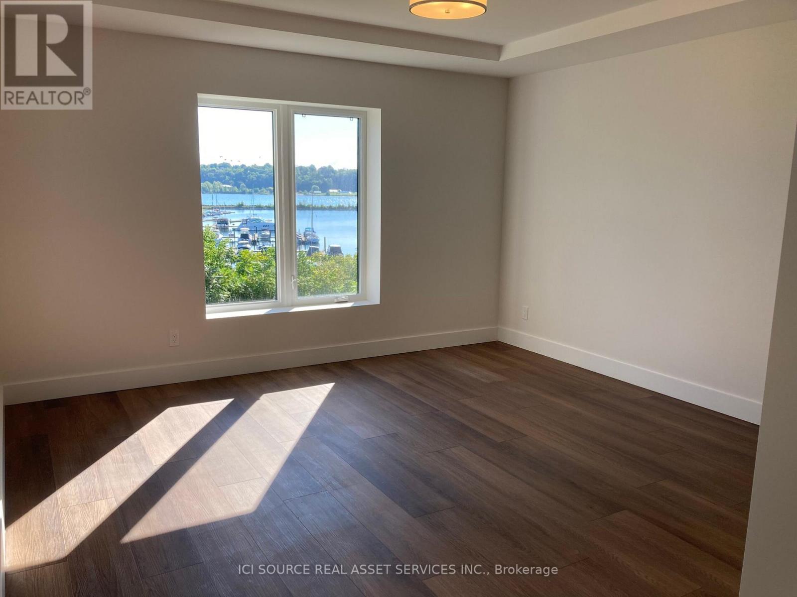 #10 -2347 3RD AVE W, #10