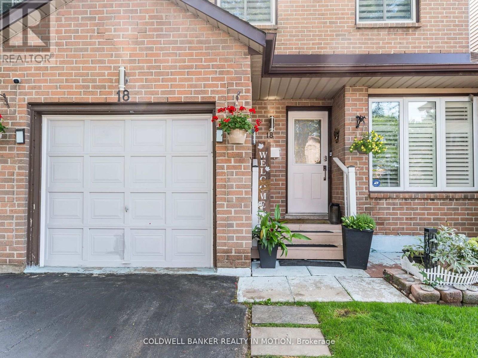 #18 -618 BARTON ST, #18