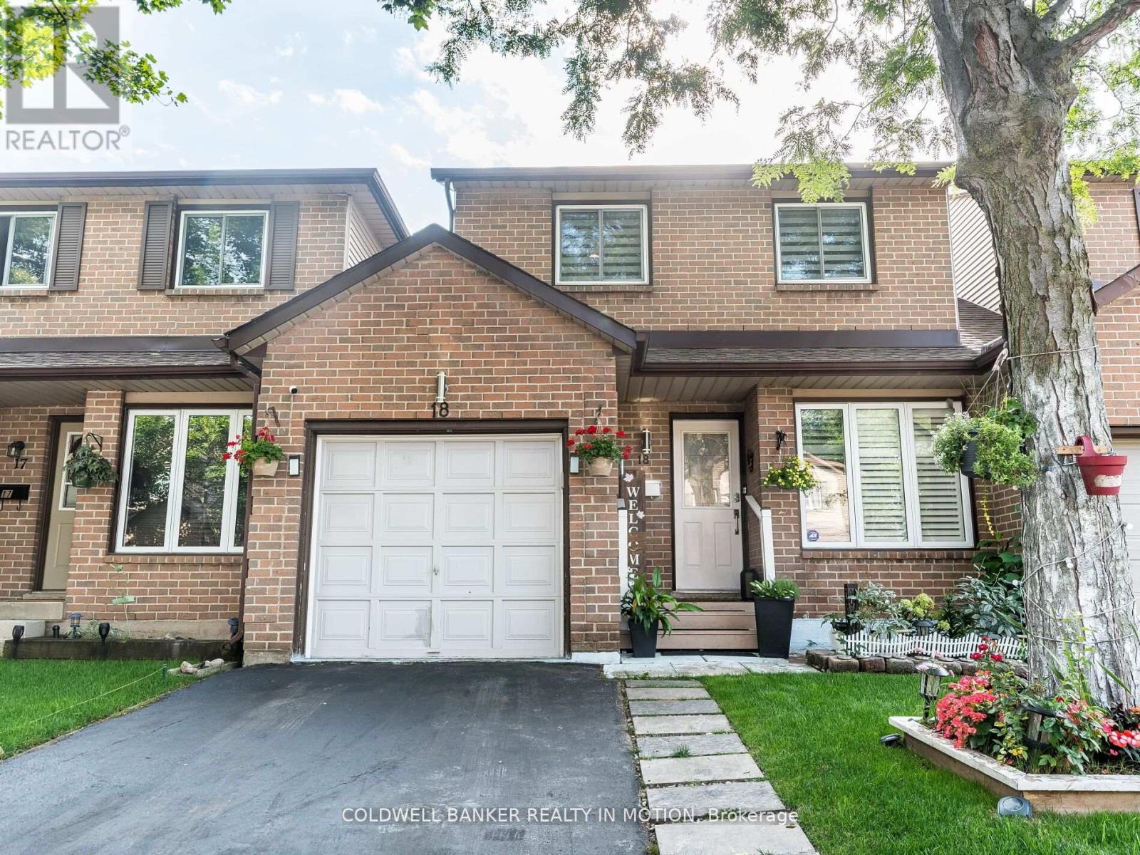 #18 -618 BARTON ST, #18