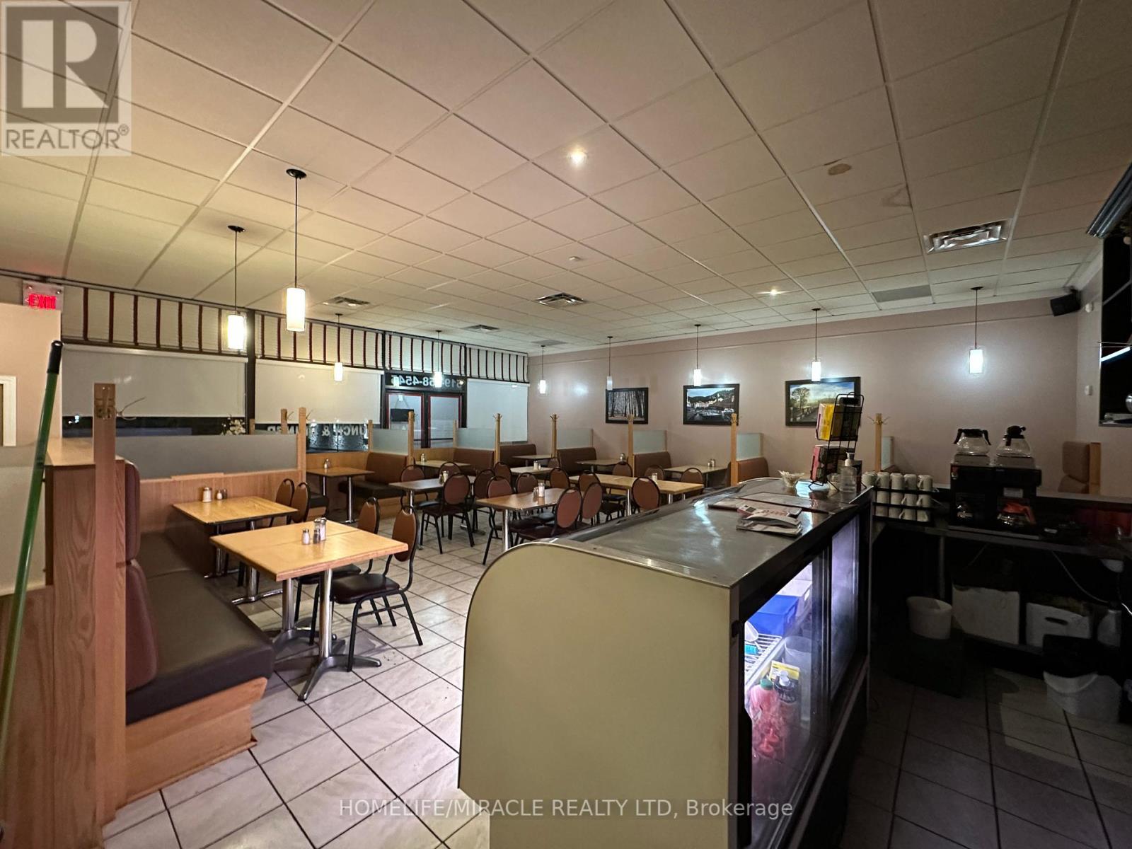 #3 -368 QUEEN ST W, #3