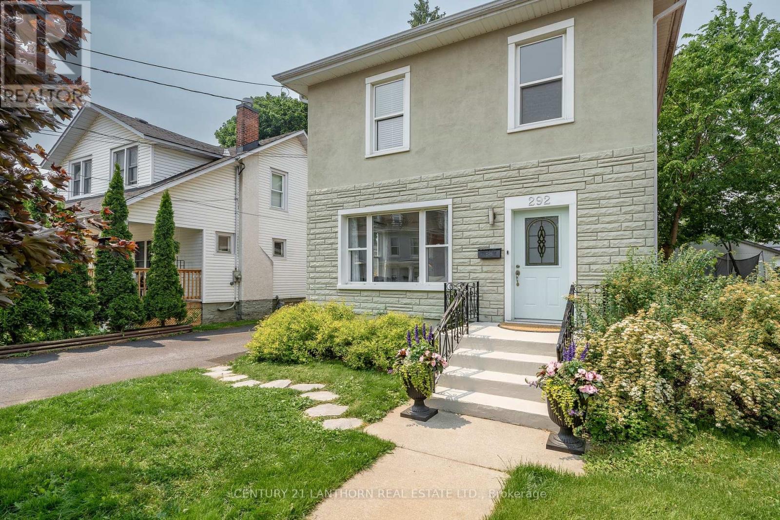 292 CHARLES ST