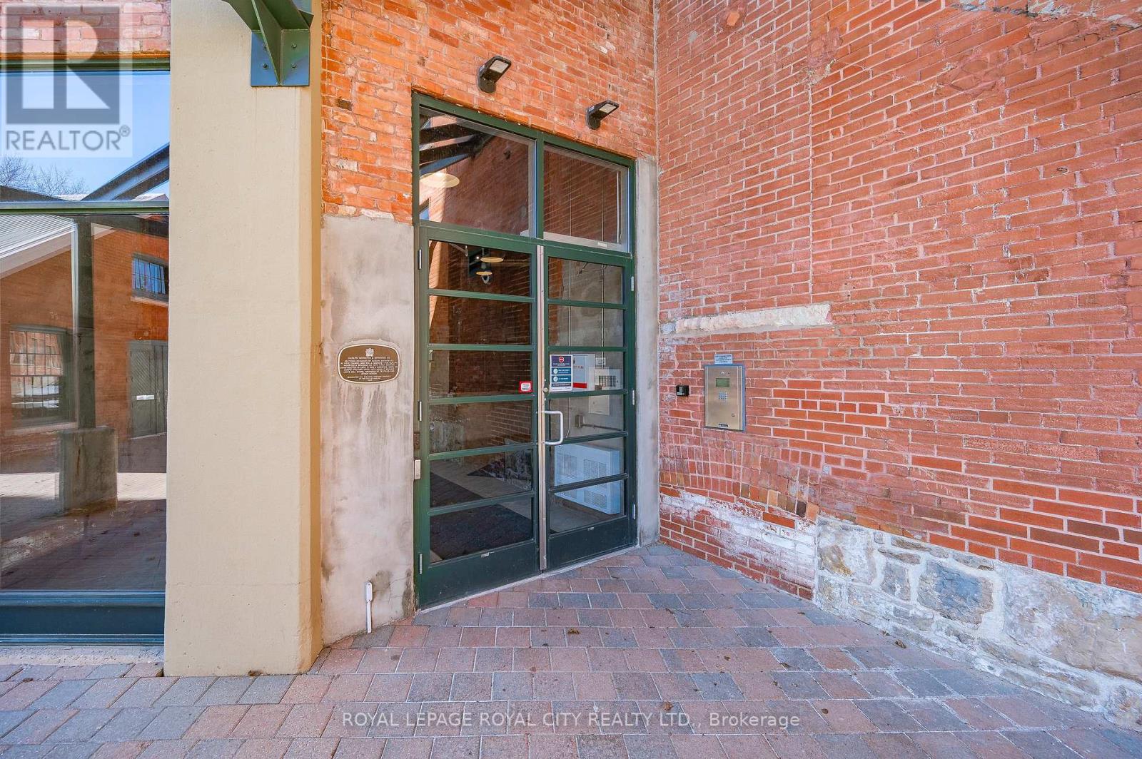 Listing X7010354 - Large Photo # 2